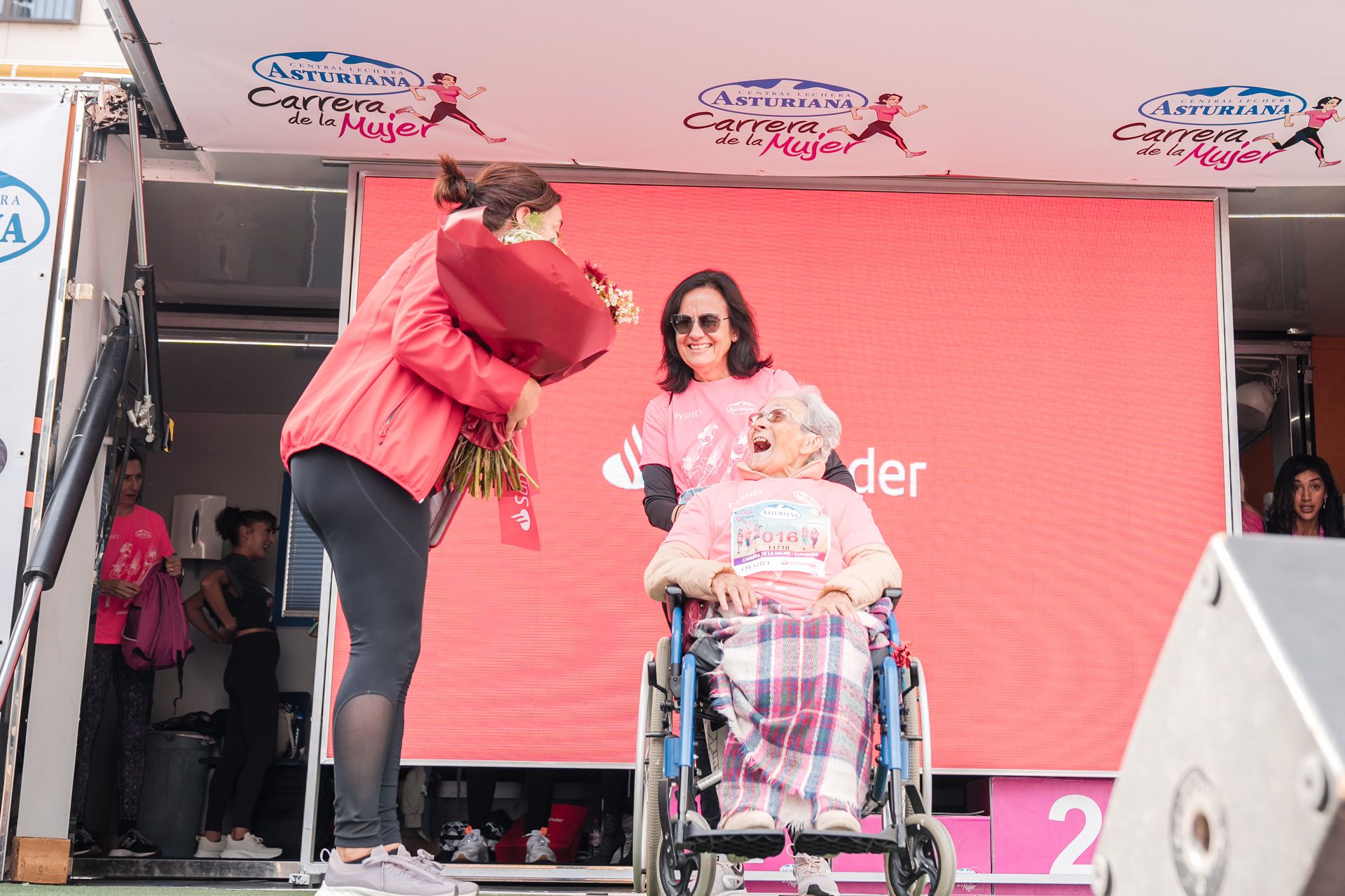 Las mejores fotos de la Carrera de la Mujer Central Lechera Asturiana de Zaragoza 2024 435
