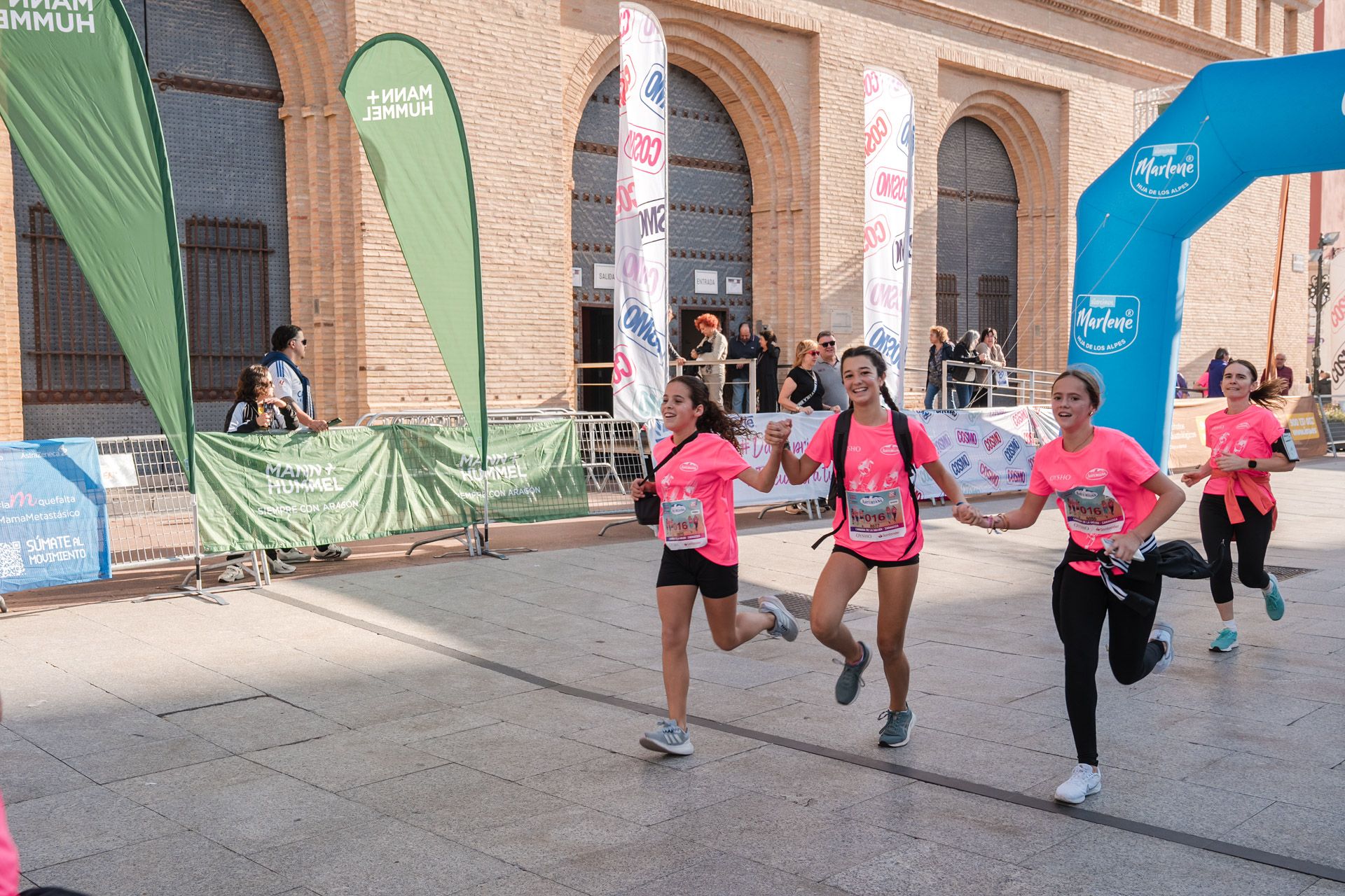 Las mejores fotos de la Carrera de la Mujer Central Lechera Asturiana de Zaragoza 2024 320