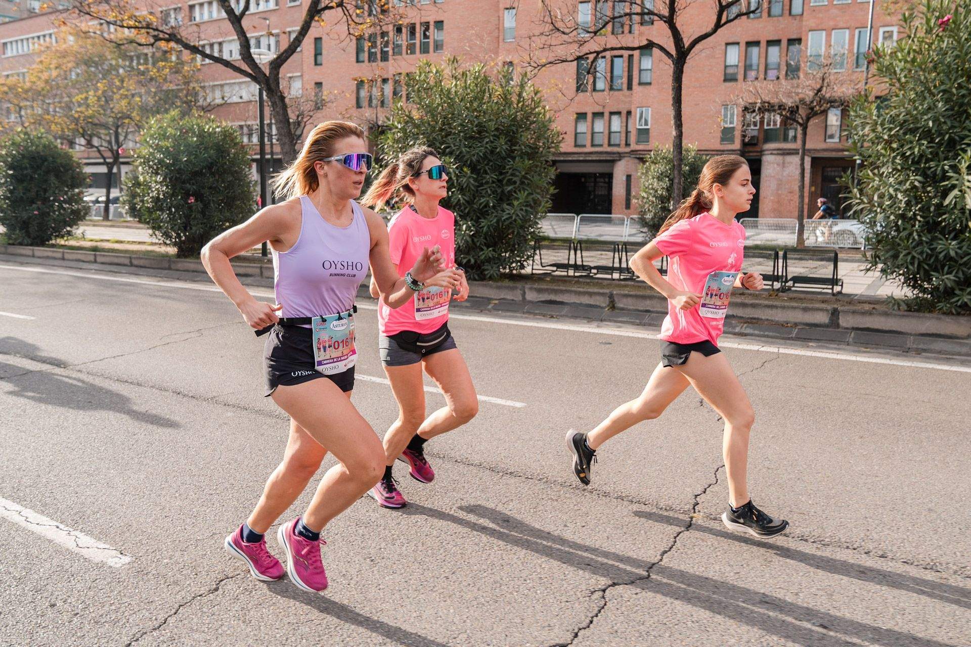 Las mejores fotos de la Carrera de la Mujer Central Lechera Asturiana de Zaragoza 2024 93
