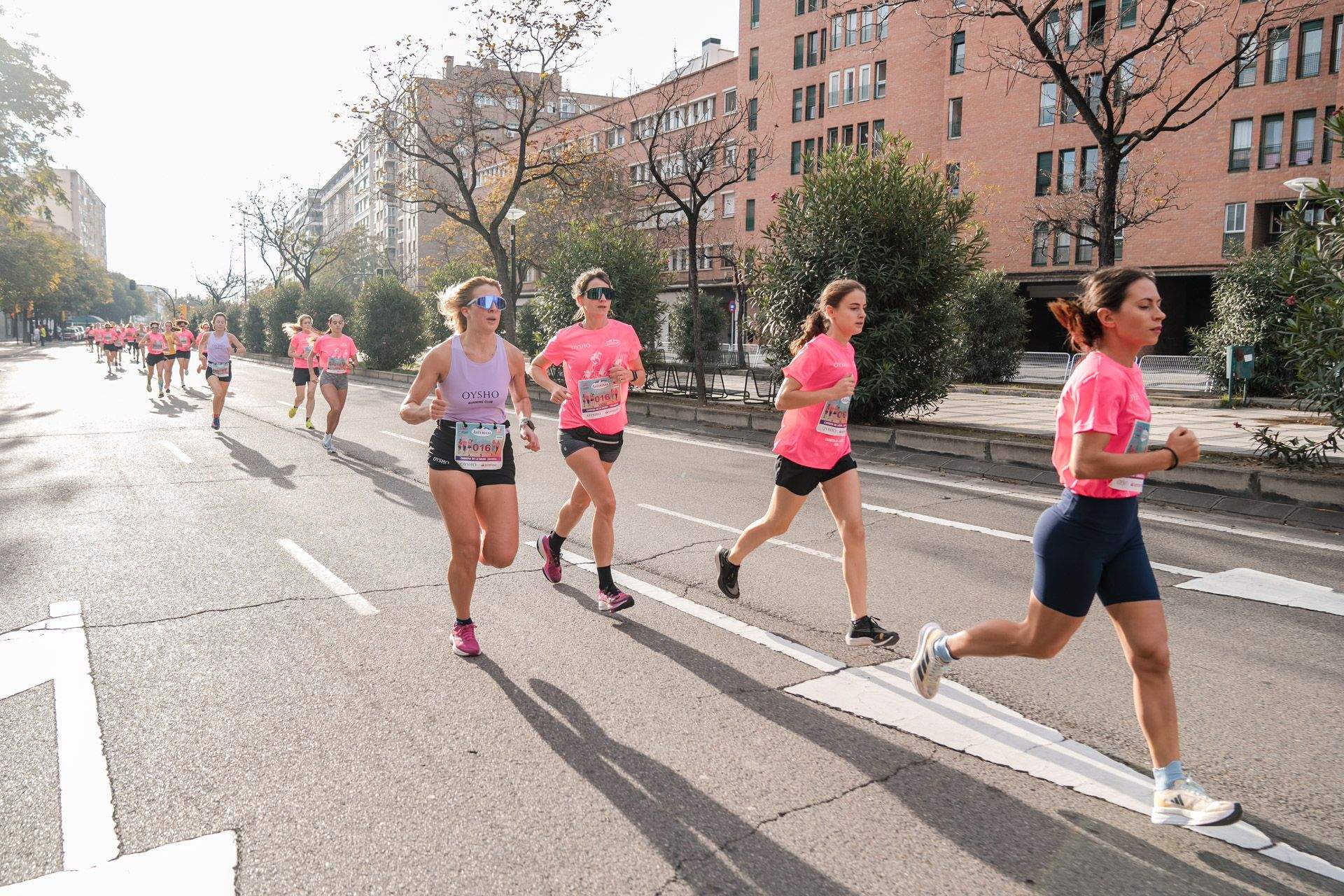 Las mejores fotos de la Carrera de la Mujer Central Lechera Asturiana de Zaragoza 2024 94