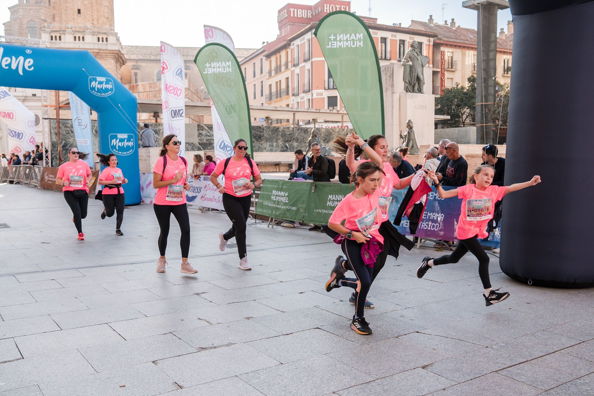 Las mejores fotos de la Carrera de la Mujer Central Lechera Asturiana de Zaragoza 2024 327