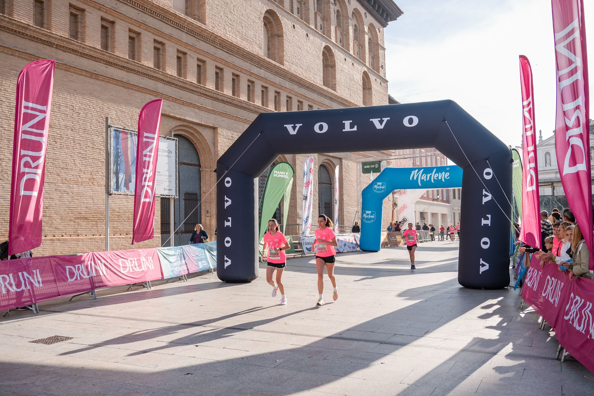 Las mejores fotos de la Carrera de la Mujer Central Lechera Asturiana de Zaragoza 2024 221