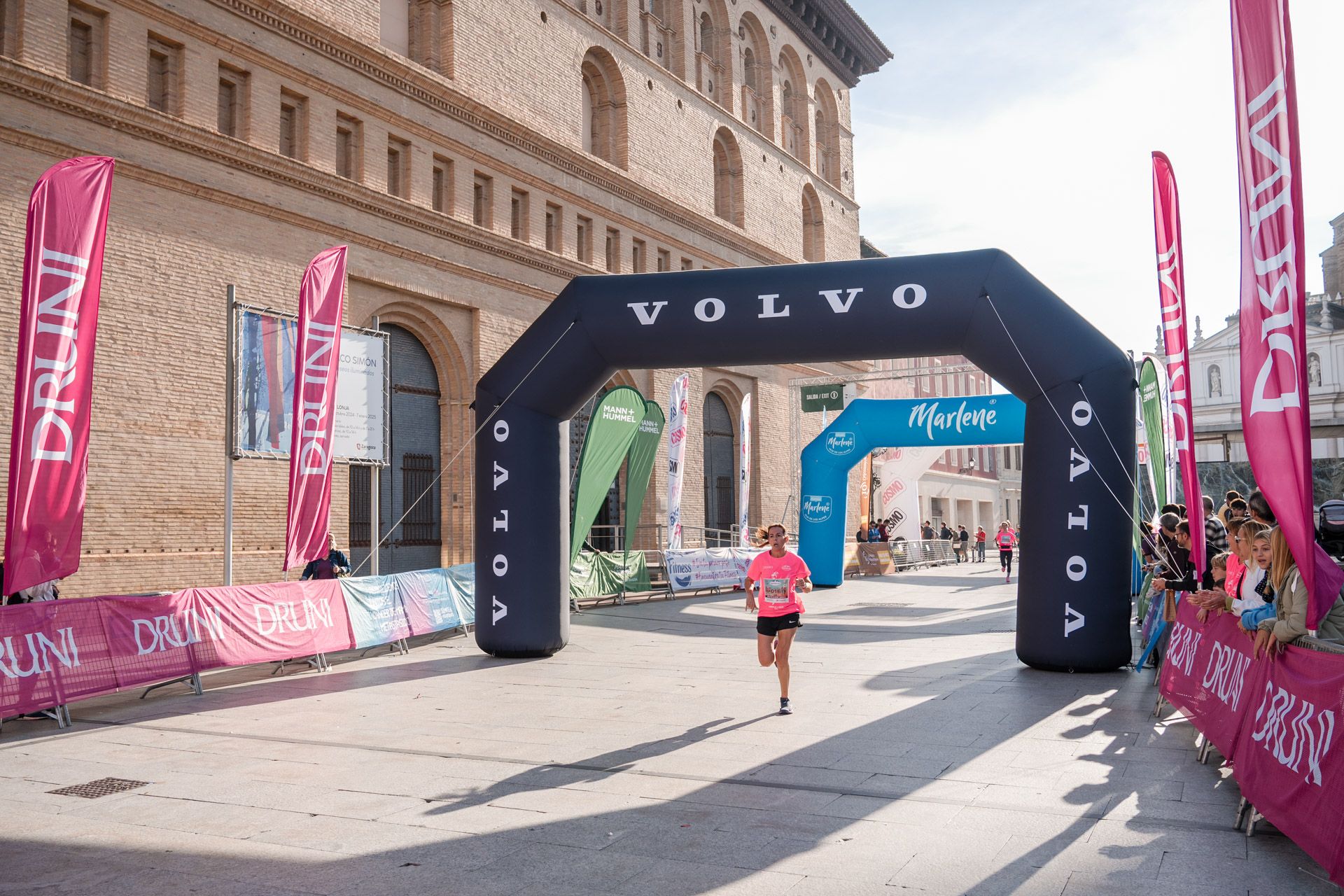 Las mejores fotos de la Carrera de la Mujer Central Lechera Asturiana de Zaragoza 2024 222