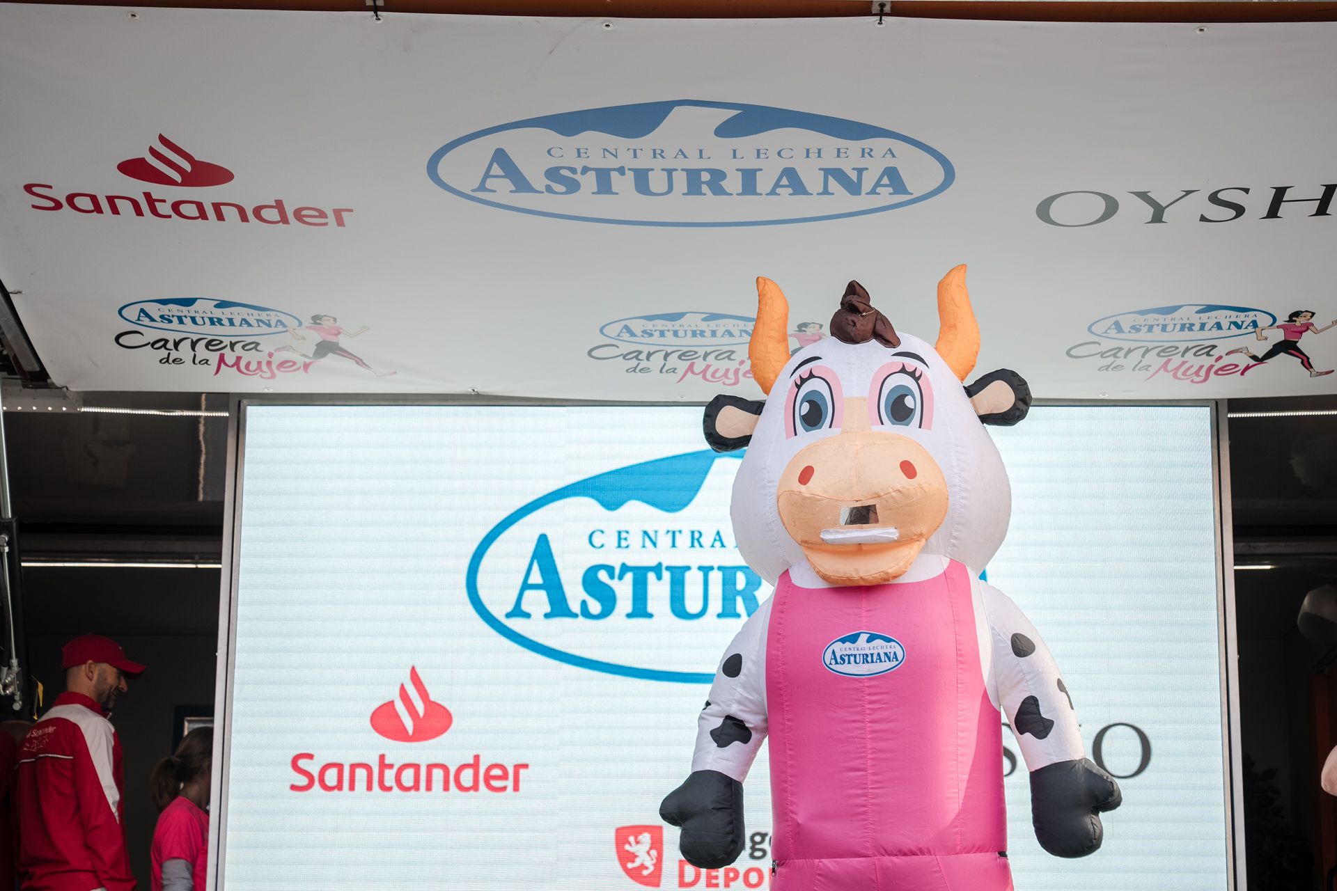 Las mejores fotos de la Carrera de la Mujer Central Lechera Asturiana de Zaragoza 2024 339