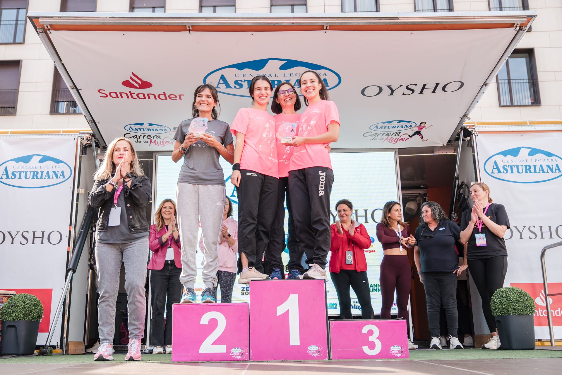 Las mejores fotos de la Carrera de la Mujer Central Lechera Asturiana de Zaragoza 2024 470