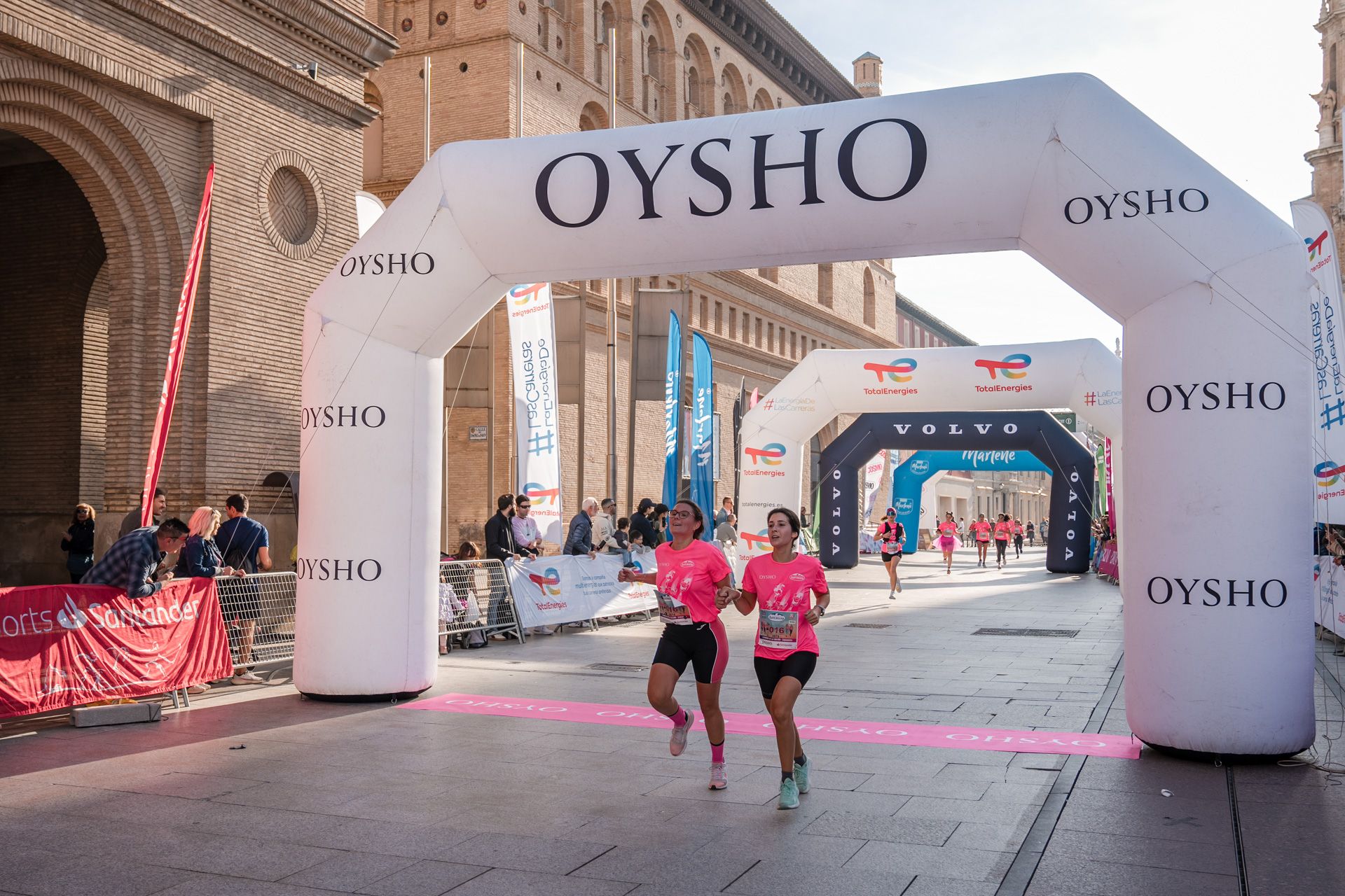 Las mejores fotos de la Carrera de la Mujer Central Lechera Asturiana de Zaragoza 2024 240