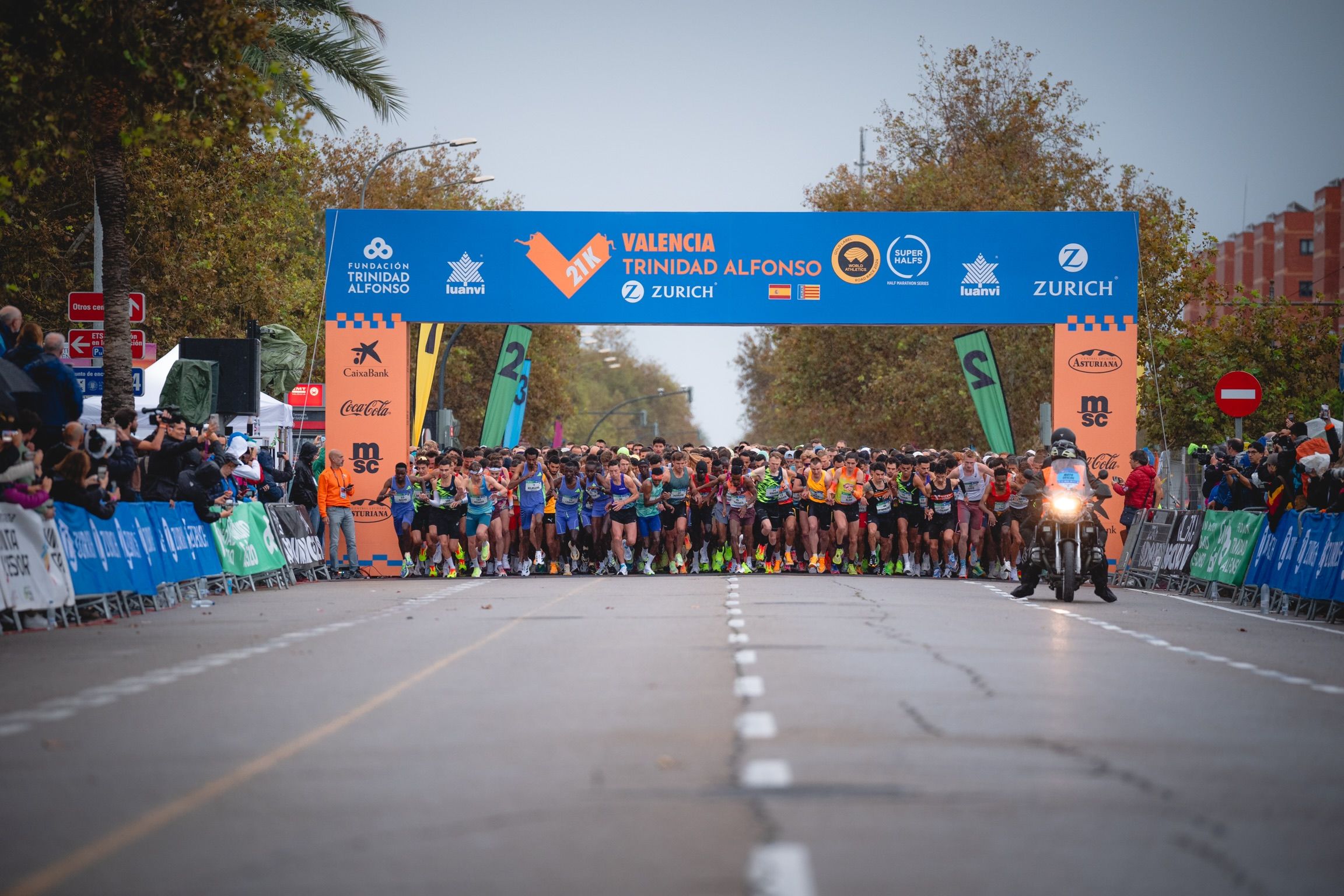 Salida del Medio Maratón de Valencia 2024. VSM PHOTOEVENTS.