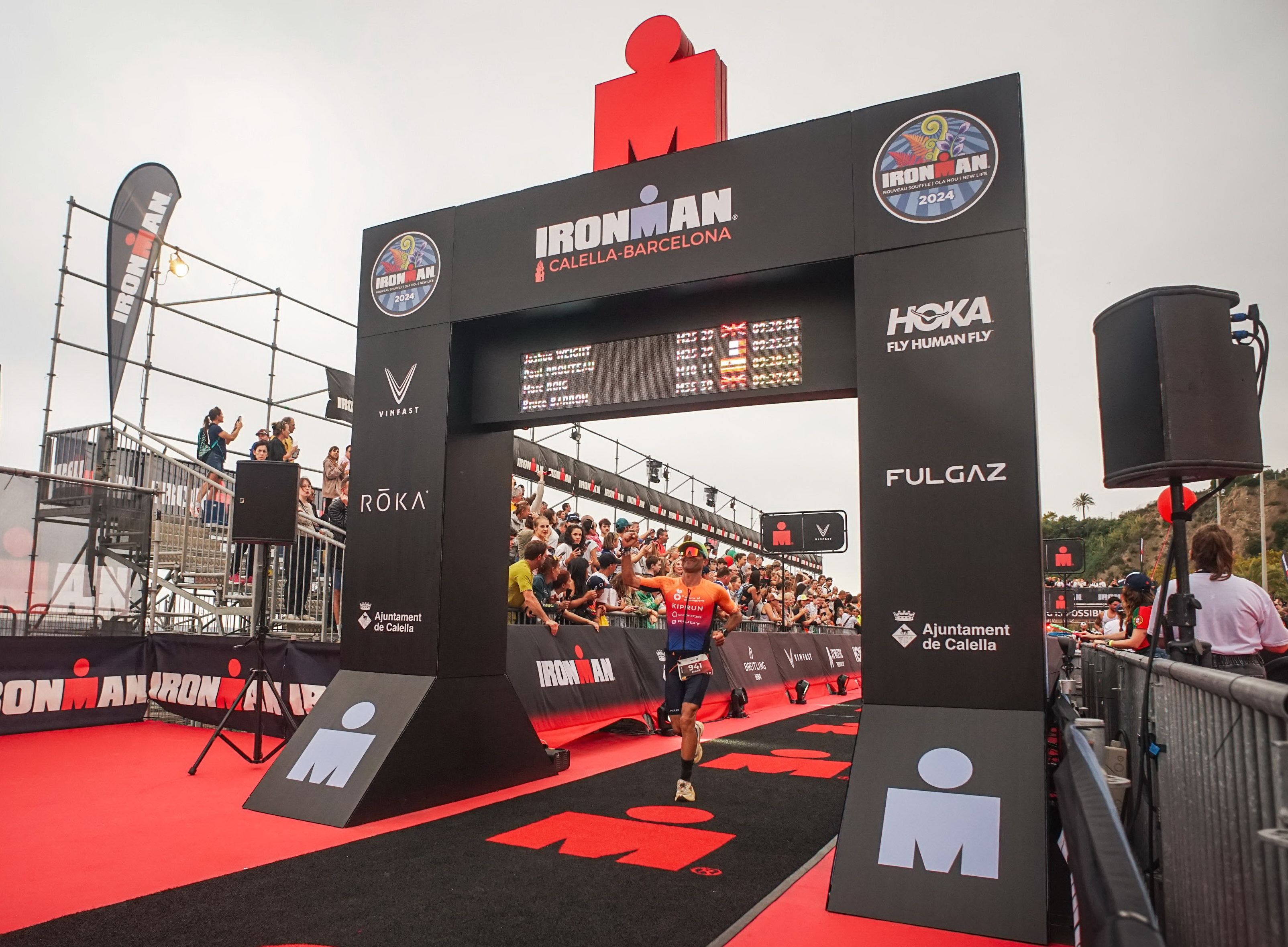 Marc Roig entrando en la meta del IRONMAN Calella 2024 / Foto: ©sportograf ©ironmanspain