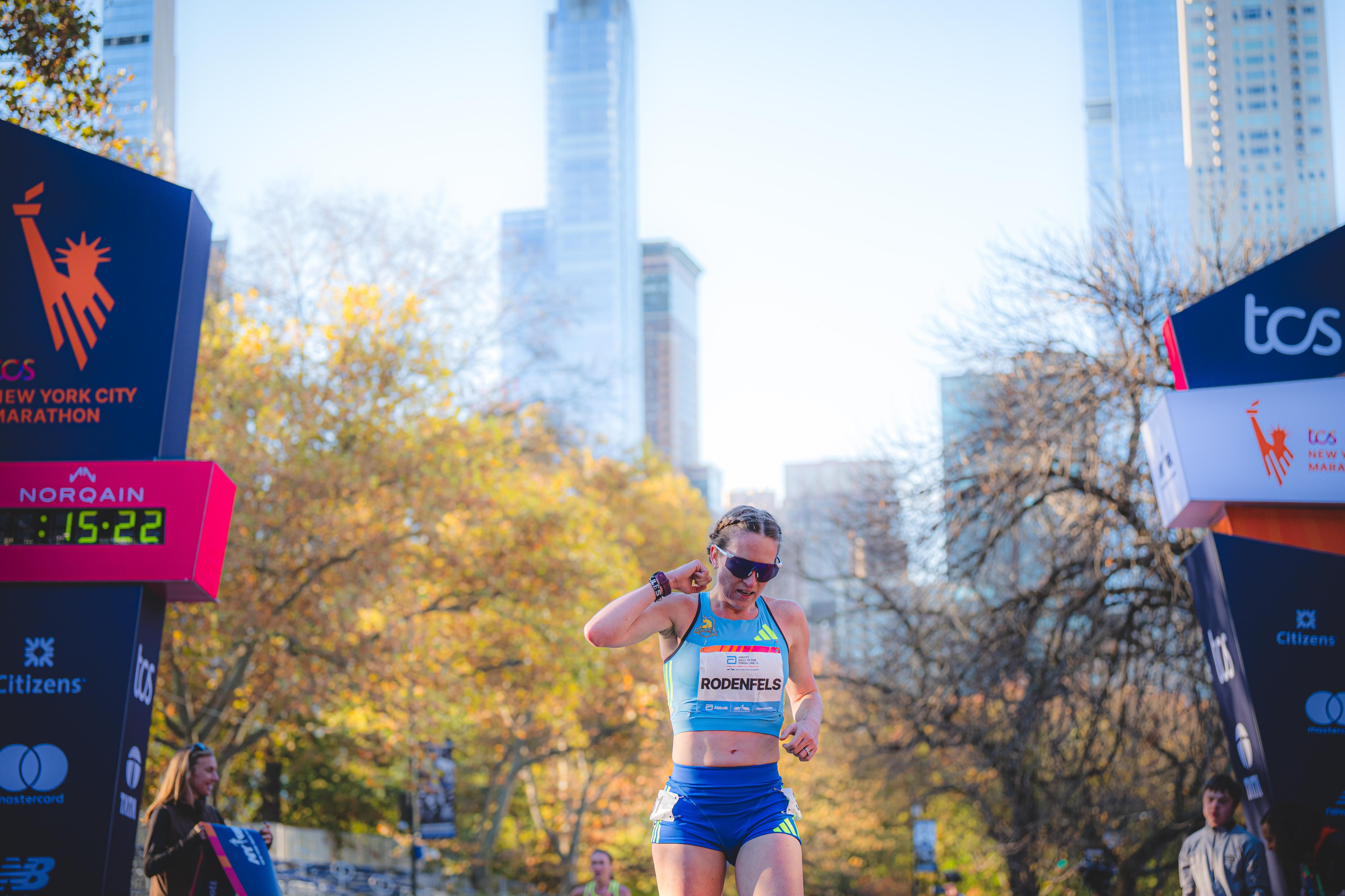 Annie Rodenfels venciendo en el Campeonato de Estados Unidos de 5K en el 'Dash to the Finish' previo al Maratón de Nueva York. VSM PHOTOEVENTS.