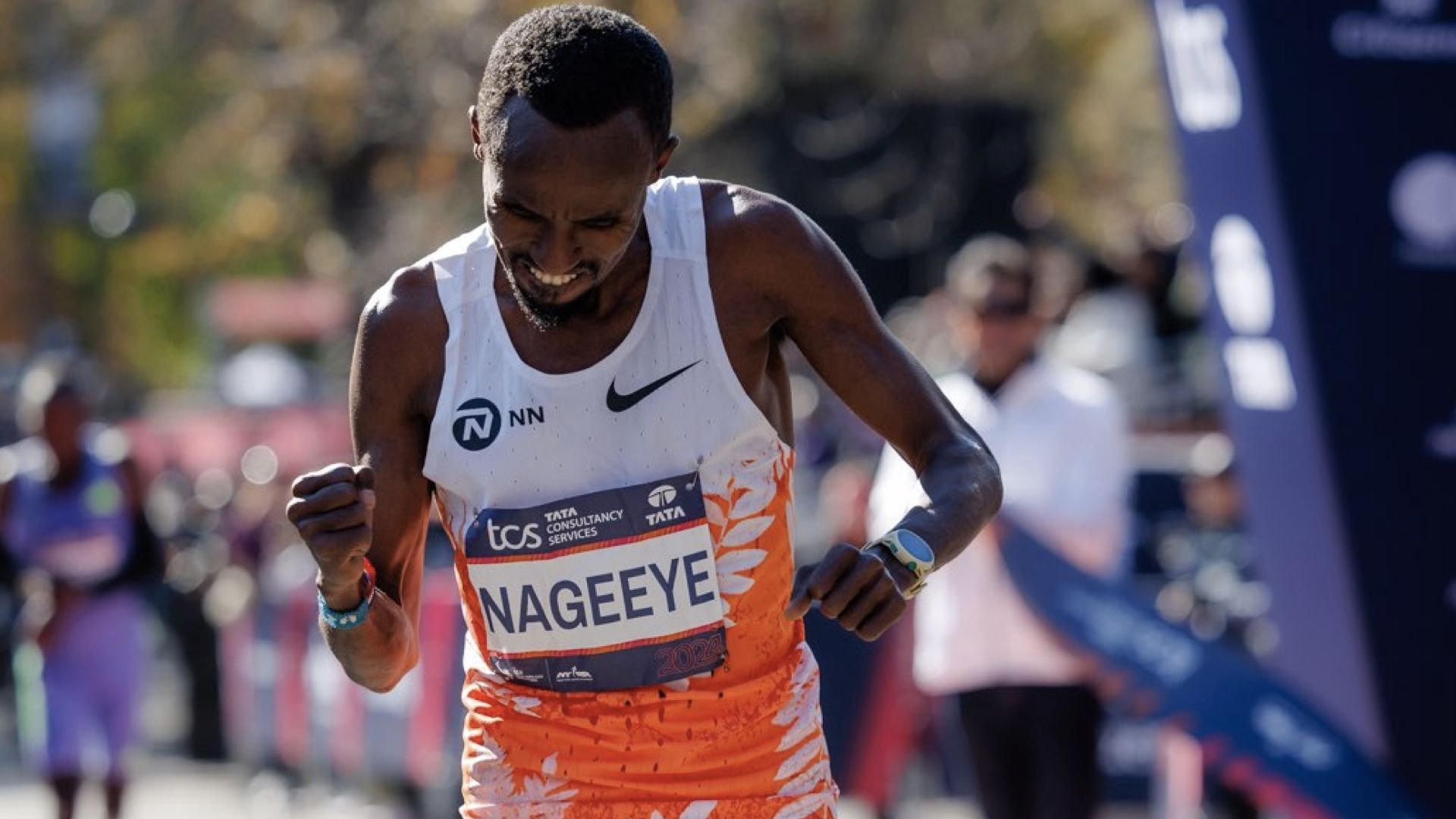 Abdi Nageeye celebrando su victoria en el Maratón de Nueva York 2024. NN RUNNING TEAM.