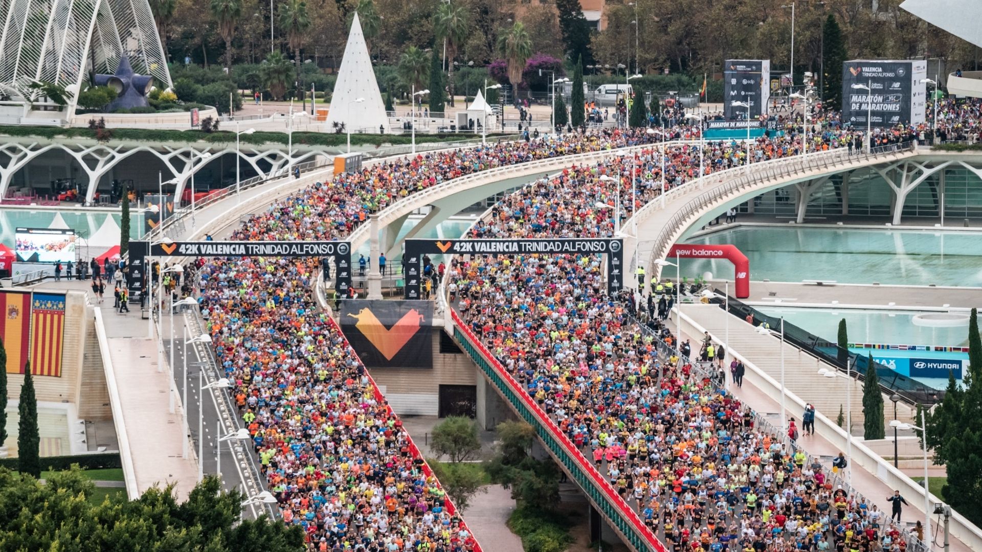 Una imagen de la salida del Maratón de Valencia, que este año se celebra el 1 de diciembre. VLCRUNNING.