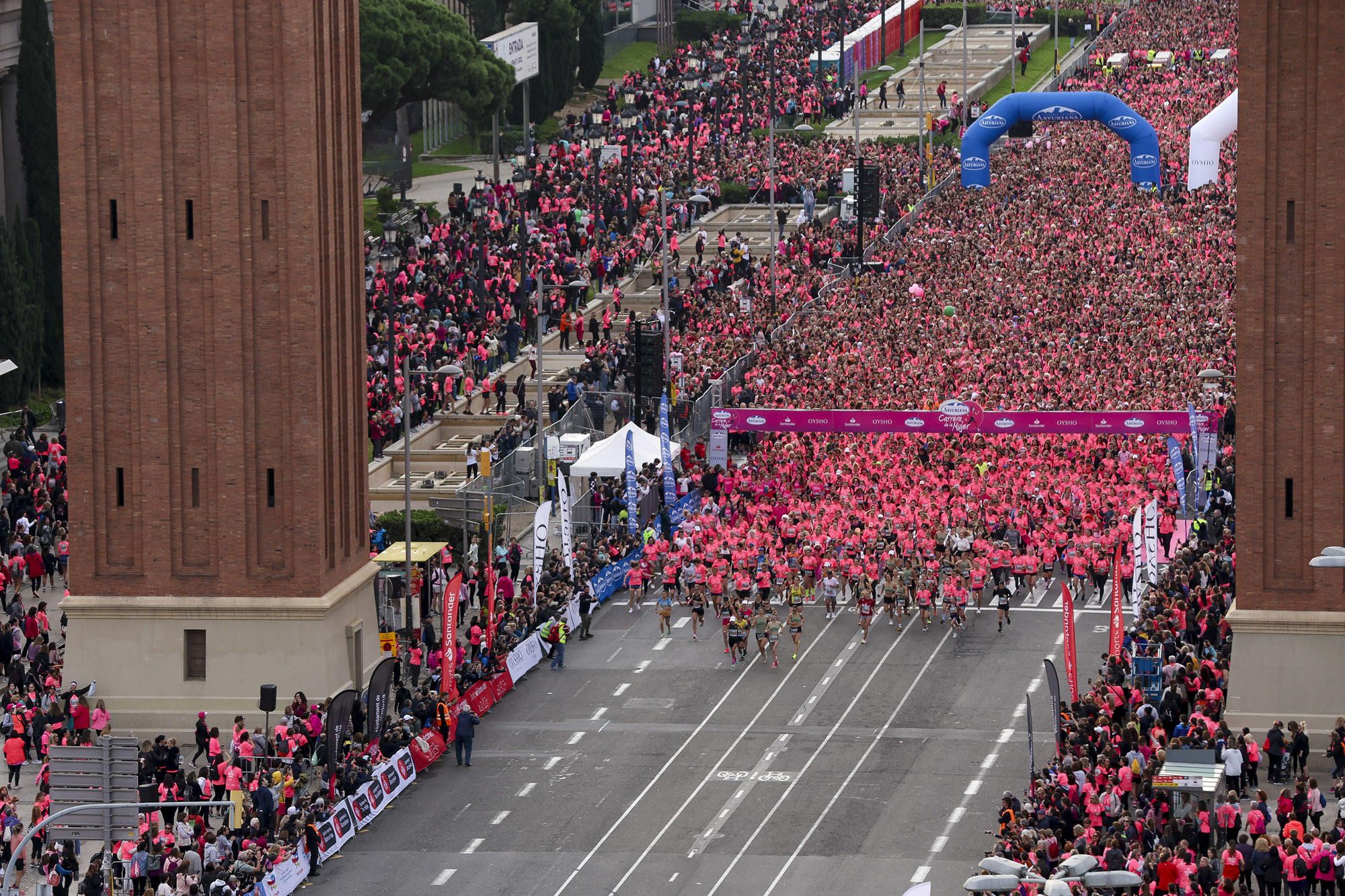 Las mejores fotos de la Carrera de la Mujer de Barcelona 2024. GL 09082