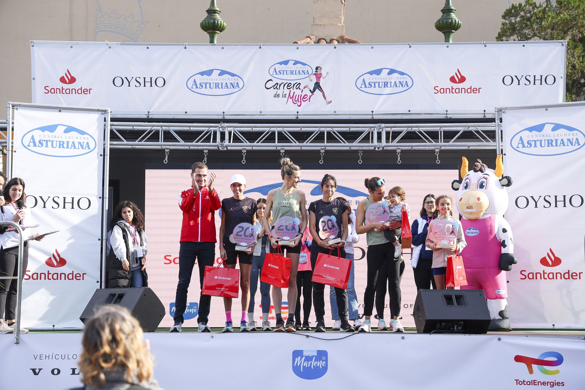 Las mejores fotos de la Carrera de la Mujer de Barcelona 2024. GL 02925