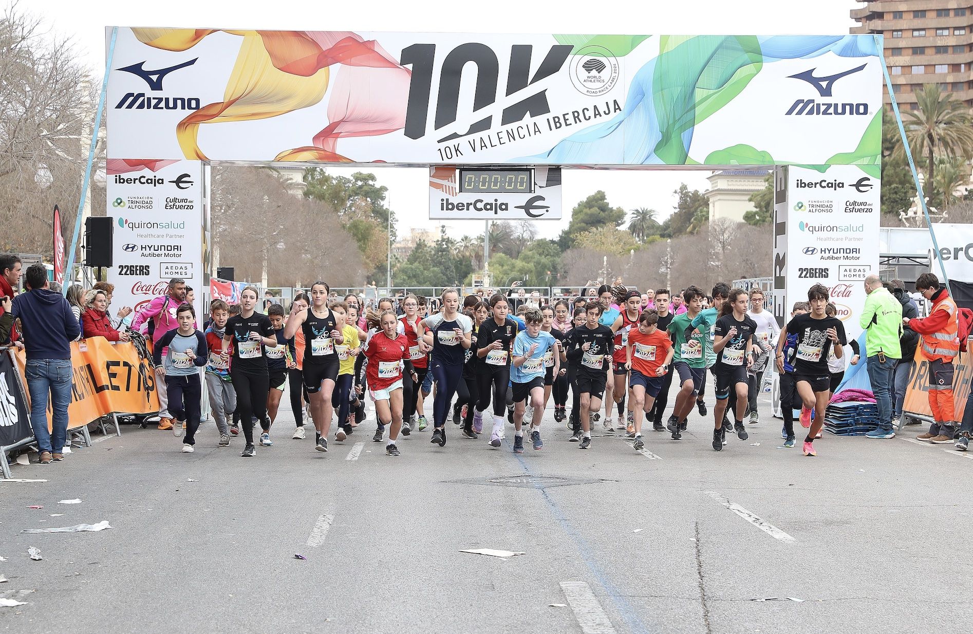 El 10Kids Valencia Quirónsalud demuestra cada año que en el 10K Valencia Ibercaja by Kiprun tiene cabida desde la súper élite mundial hasta los niños y niñas que disputan su primera carrera.