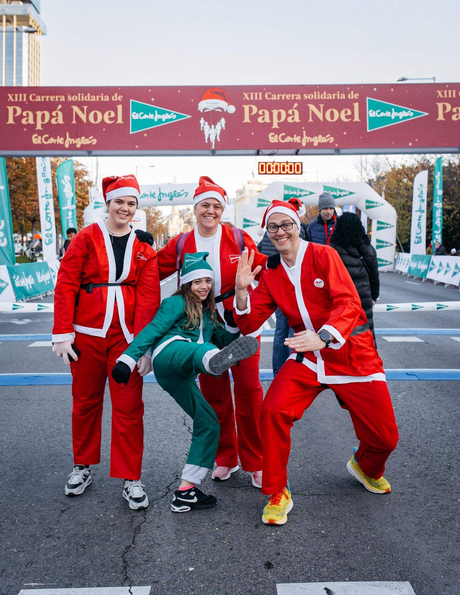 Las mejores fotos de la Carrera de Papá Noel 2024   PREVIA Y SALIDA. (13)