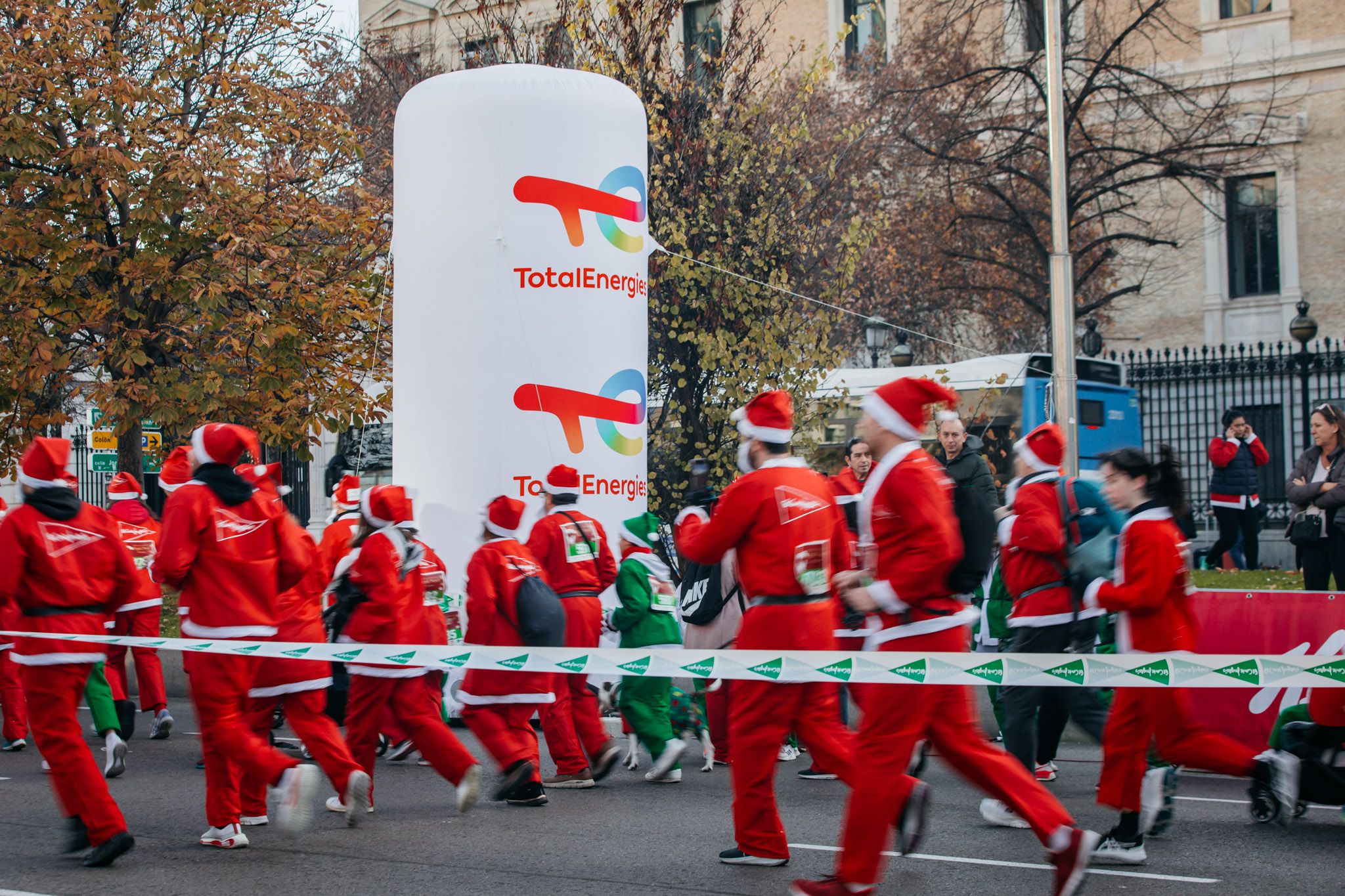 Las 40 mejores fotos de la Carrera de Papá Noel 2024. (21)