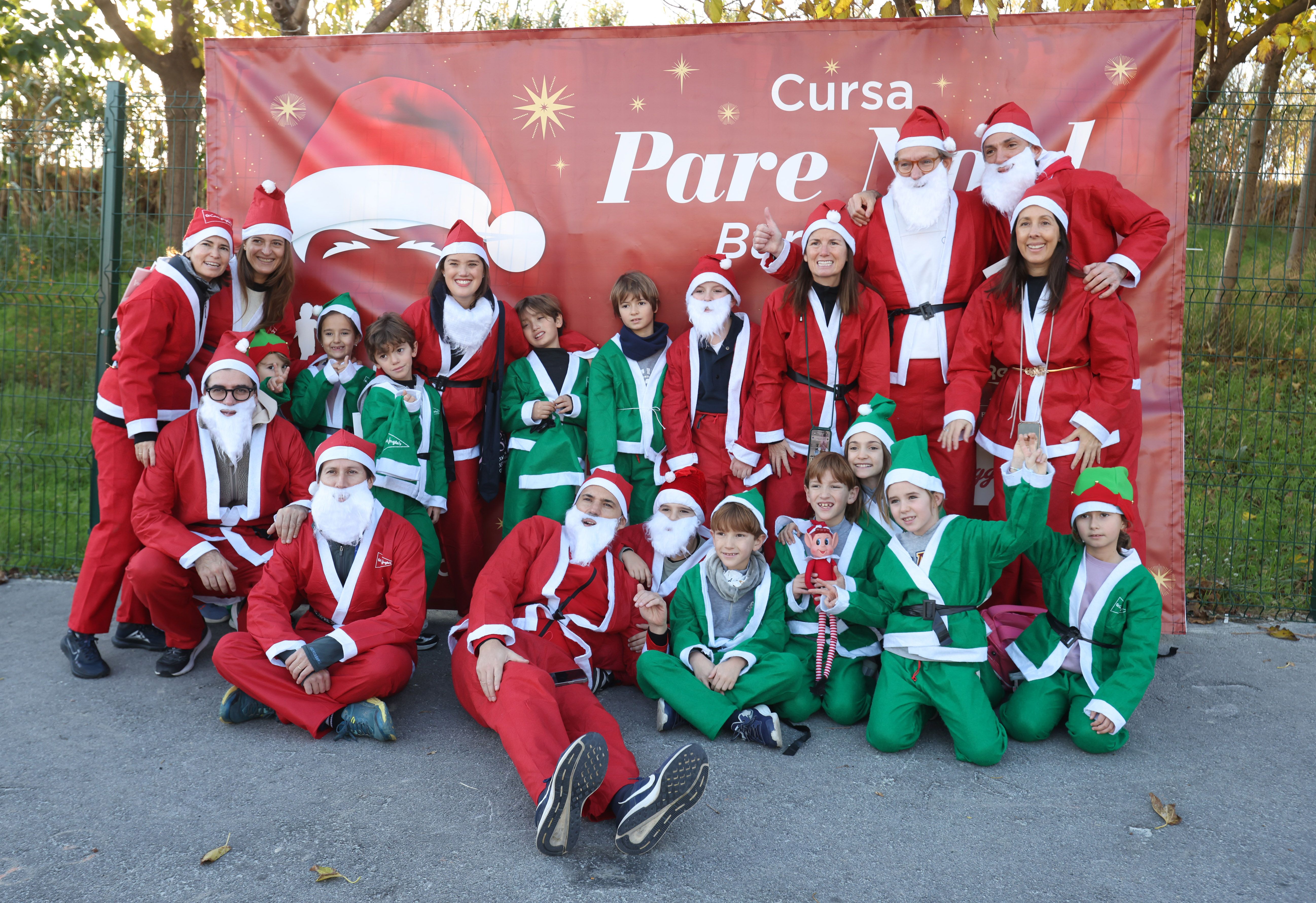Las mejores fotos de la Carrera de Papá Noel de Barcelona 2024. 051
