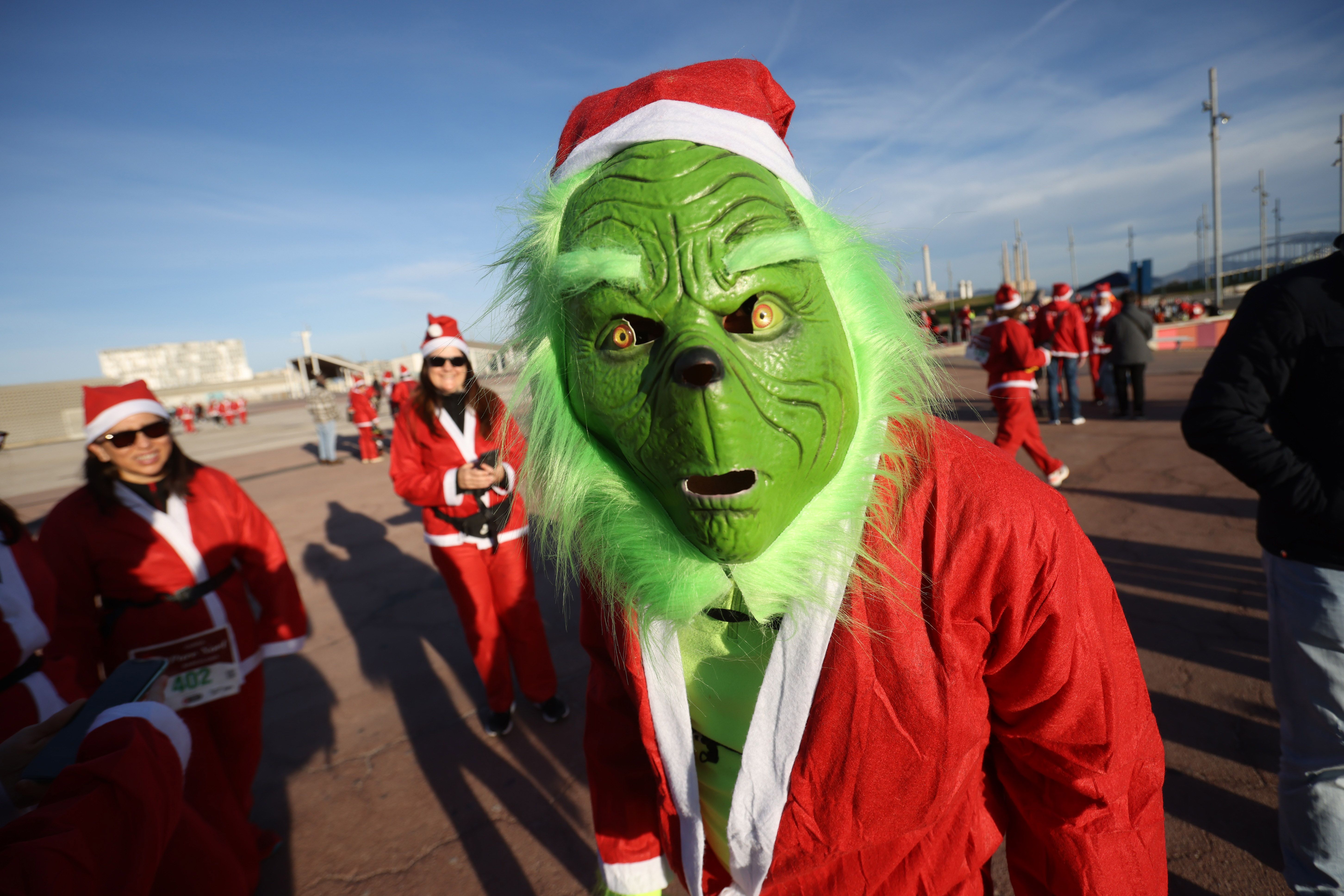 Las mejores fotos de la Carrera de Papá Noel de Barcelona 2024. 058
