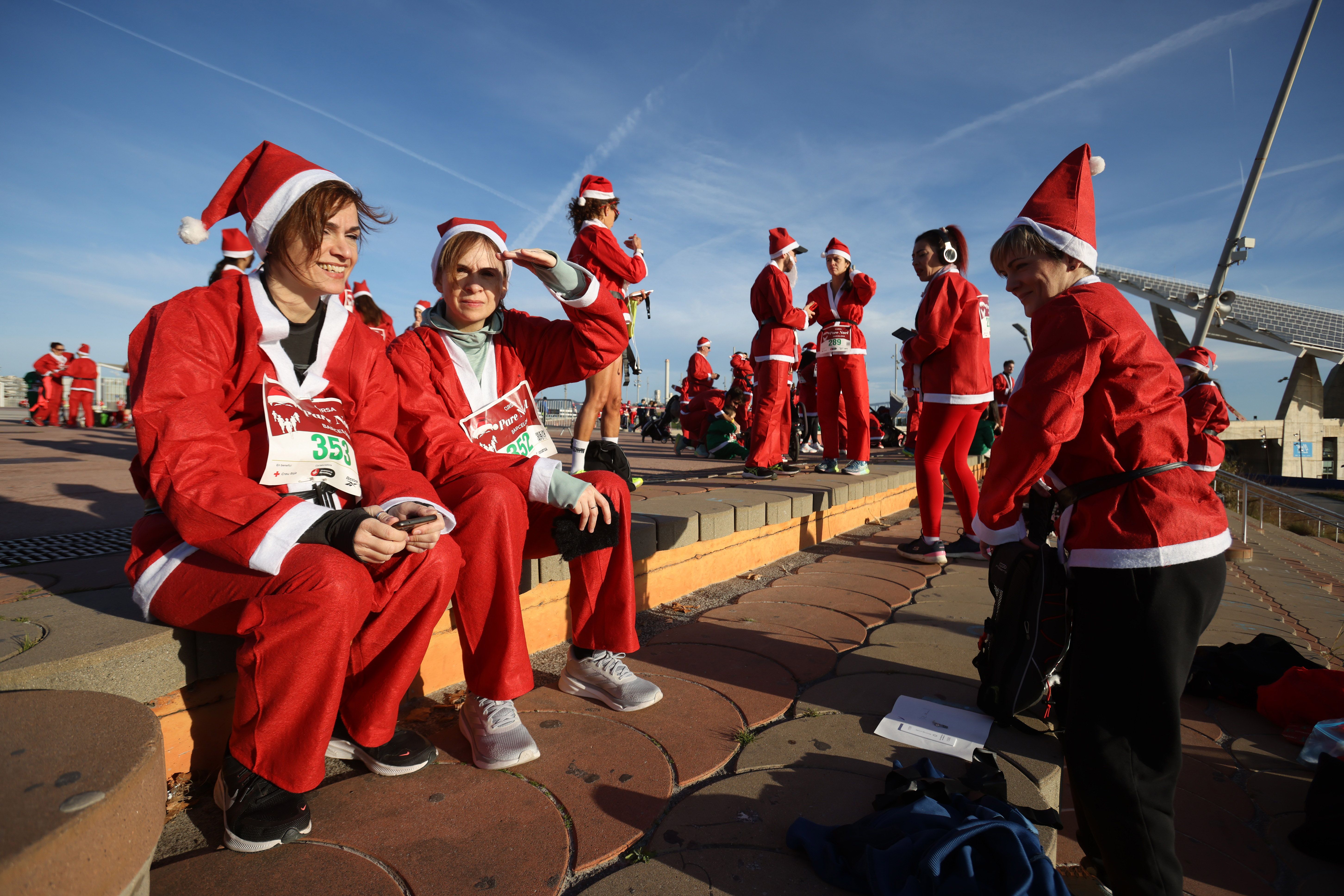 Las mejores fotos de la Carrera de Papá Noel de Barcelona 2024. 064
