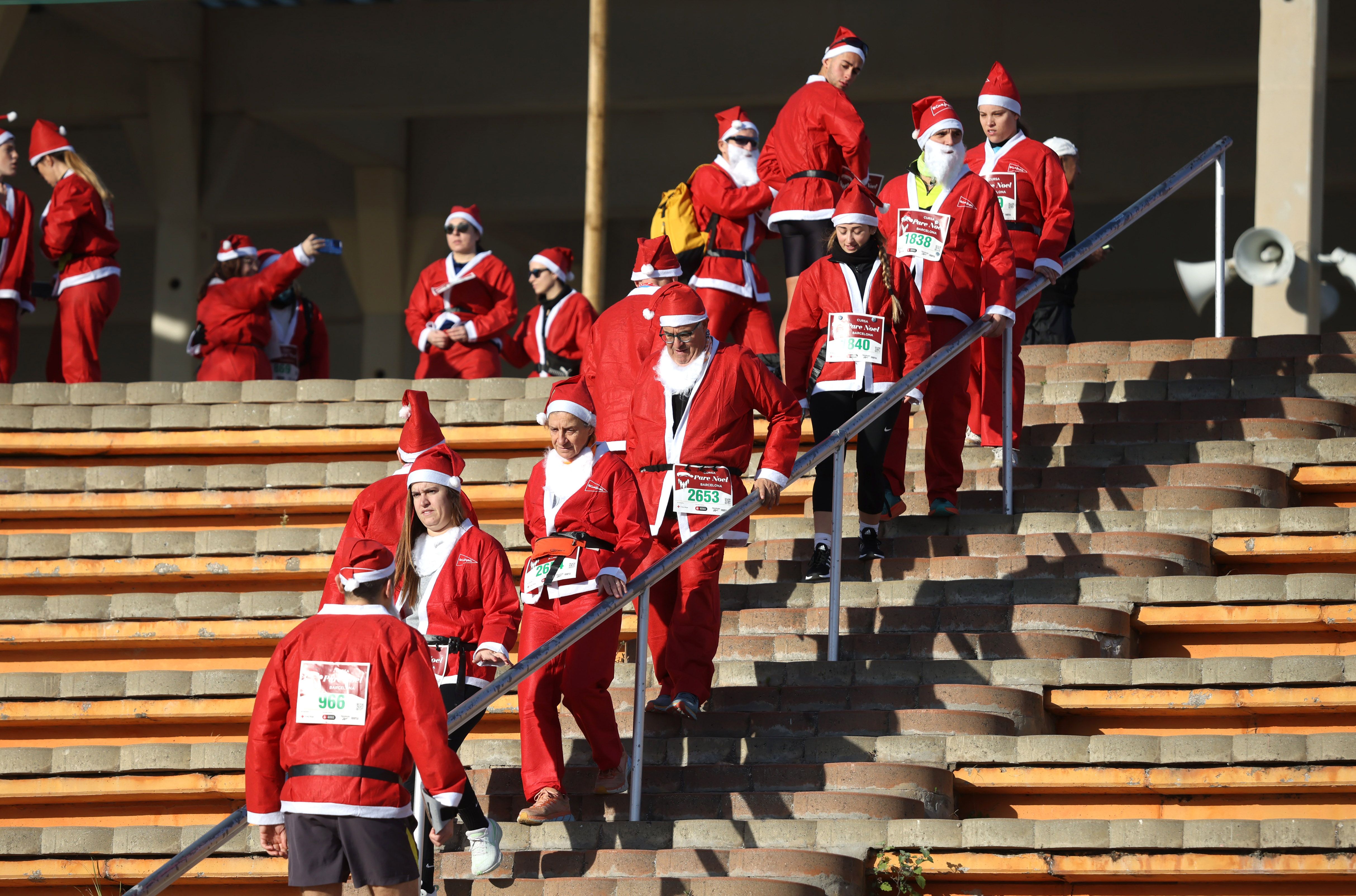 Las mejores fotos de la Carrera de Papá Noel de Barcelona 2024. 091