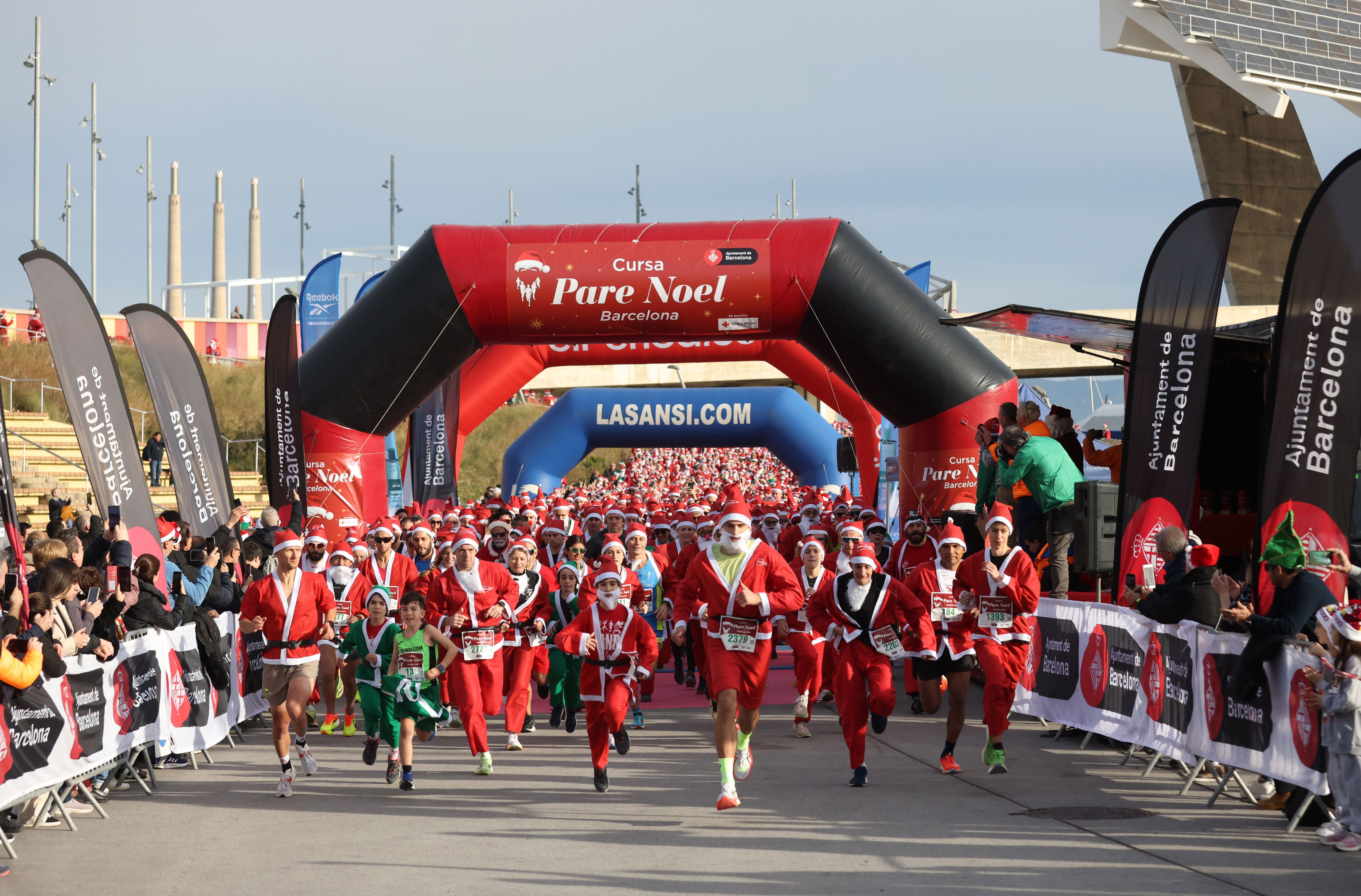 Las mejores fotos de la Carrera de Papá Noel de Barcelona 2024. 186