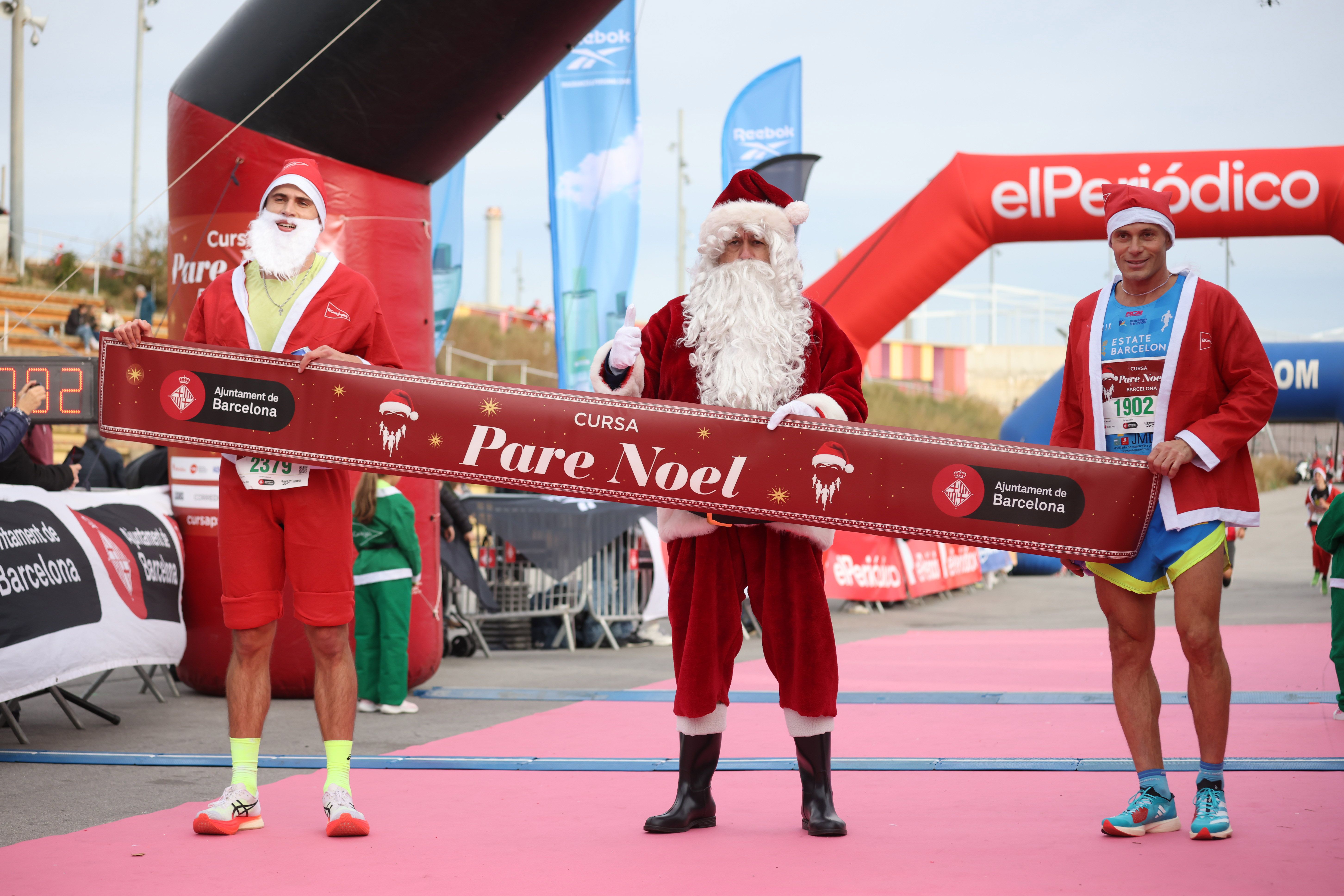 Las mejores fotos de la Carrera de Papá Noel de Barcelona 2024. 484