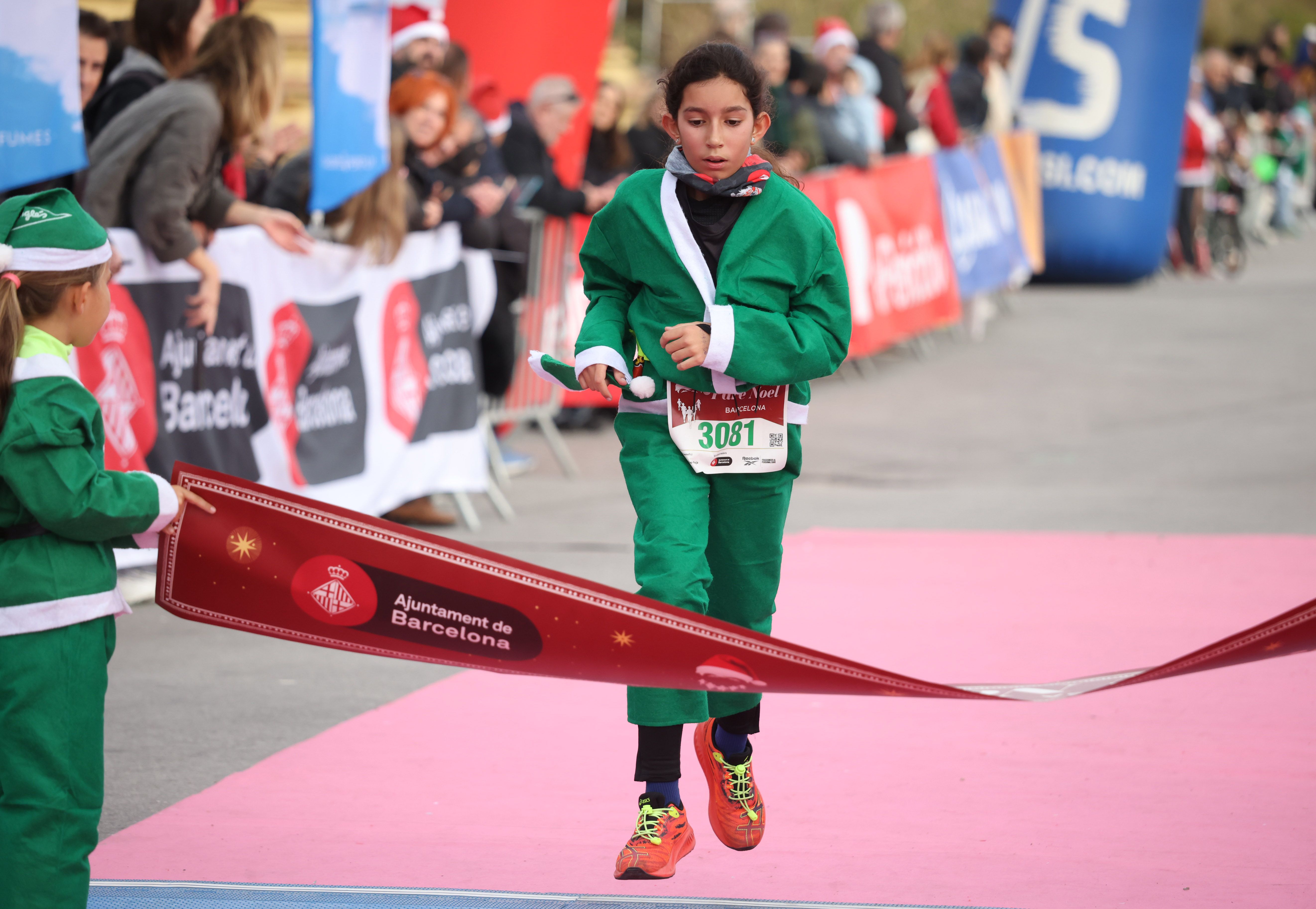 Las mejores fotos de la Carrera de Papá Noel de Barcelona 2024. 531