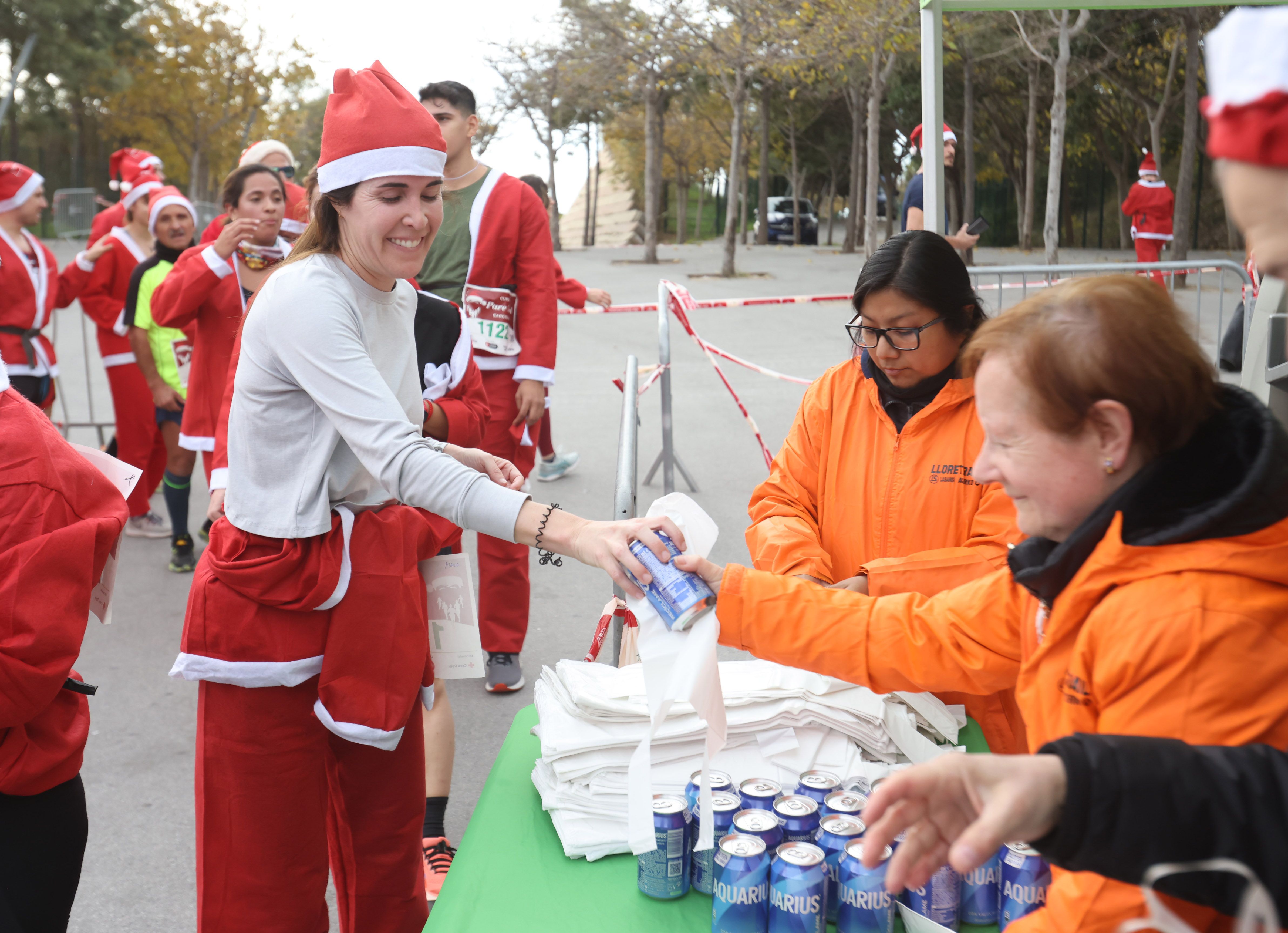 Las mejores fotos de la Carrera de Papá Noel de Barcelona 2024. 591