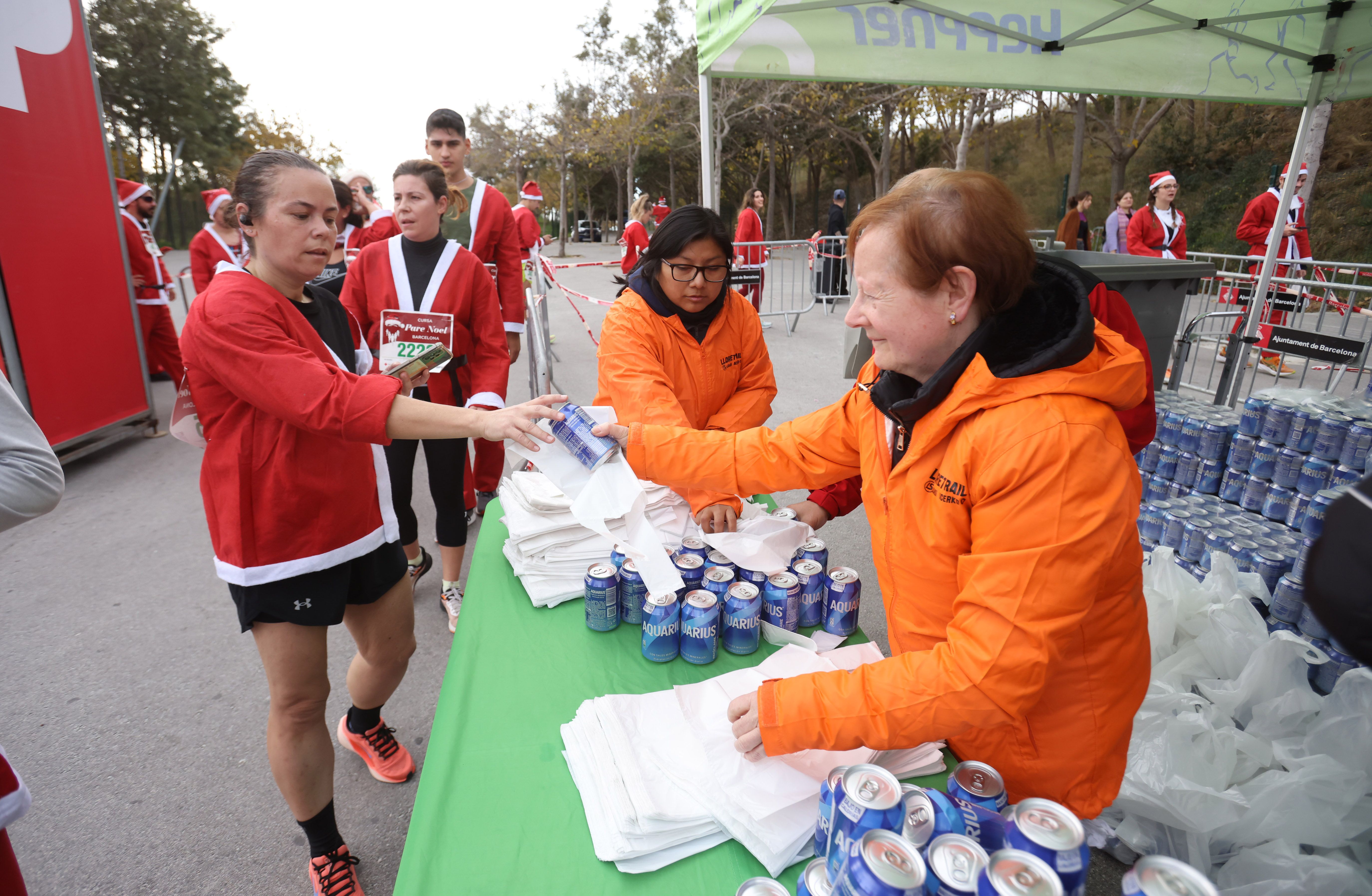 Las mejores fotos de la Carrera de Papá Noel de Barcelona 2024. 592
