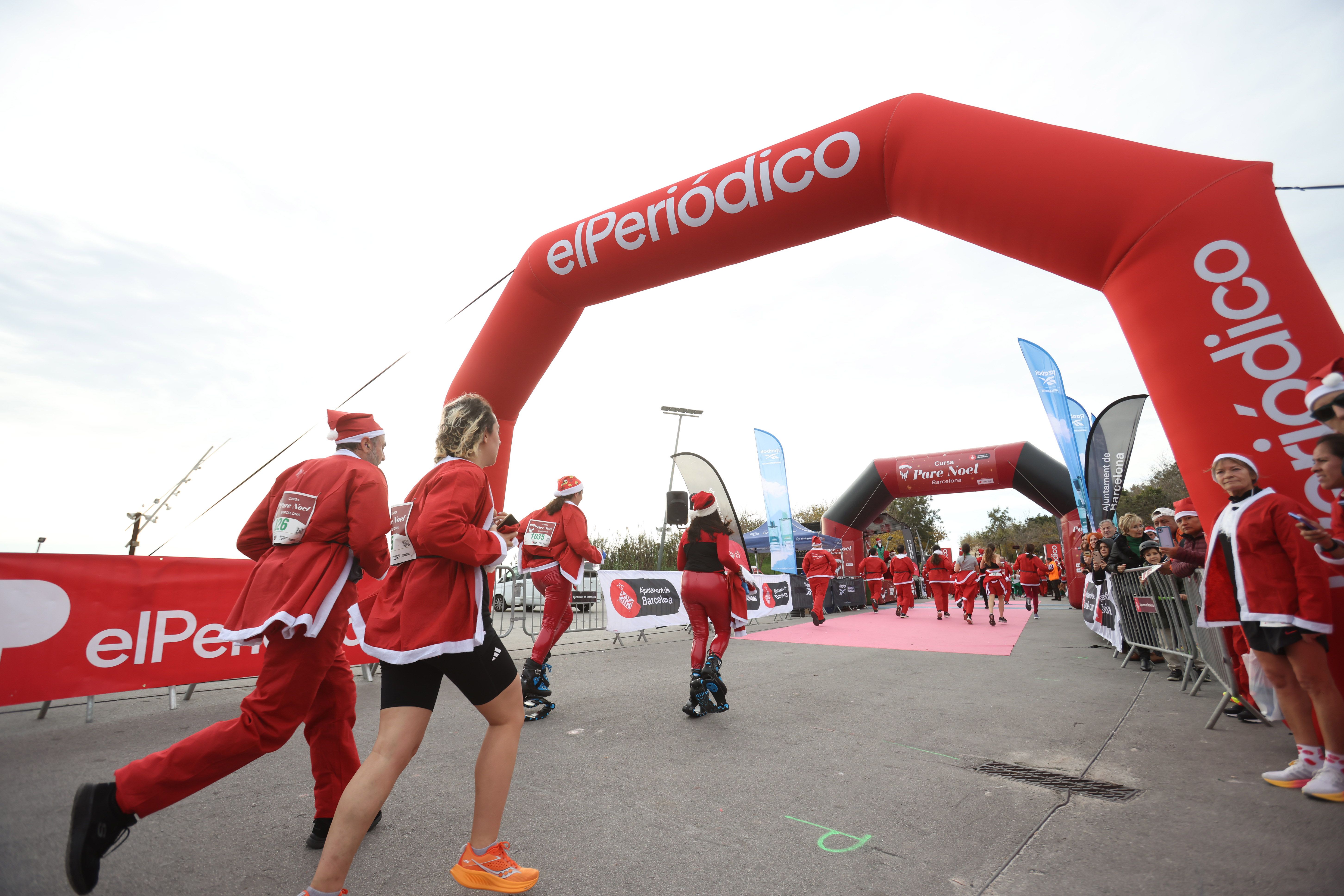 Las mejores fotos de la Carrera de Papá Noel de Barcelona 2024. 641