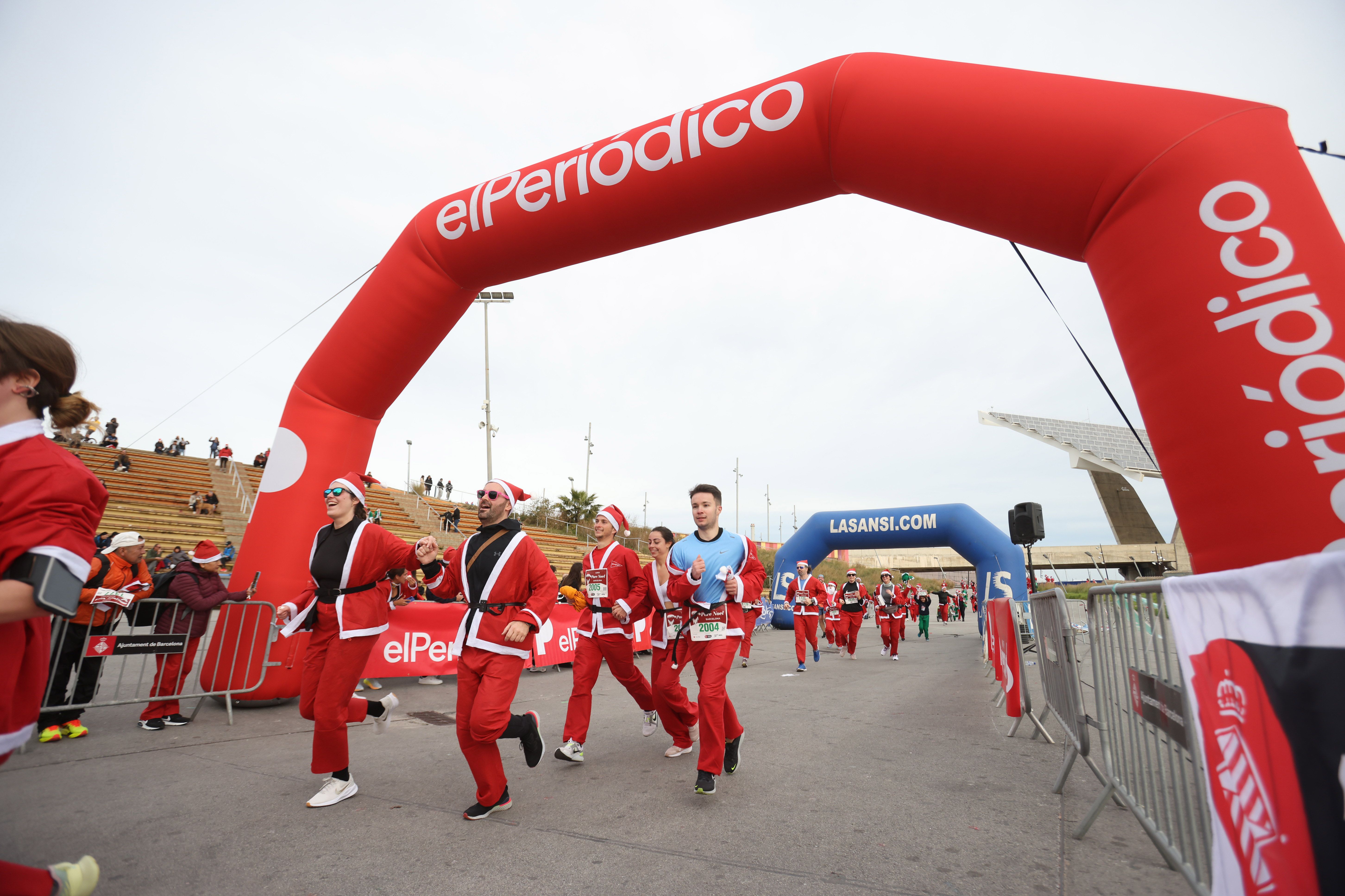 Las mejores fotos de la Carrera de Papá Noel de Barcelona 2024. 648