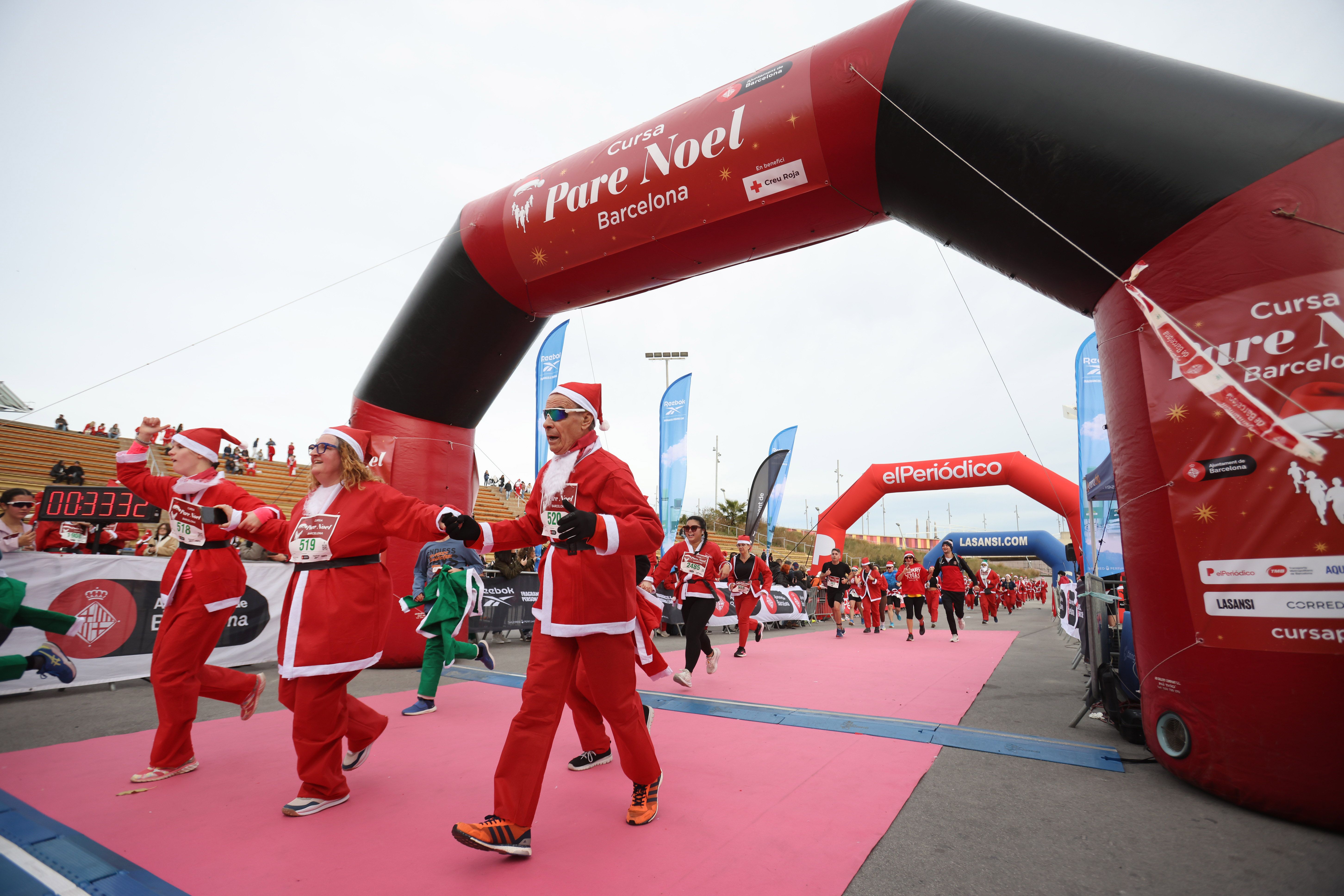 Las mejores fotos de la Carrera de Papá Noel de Barcelona 2024. 669