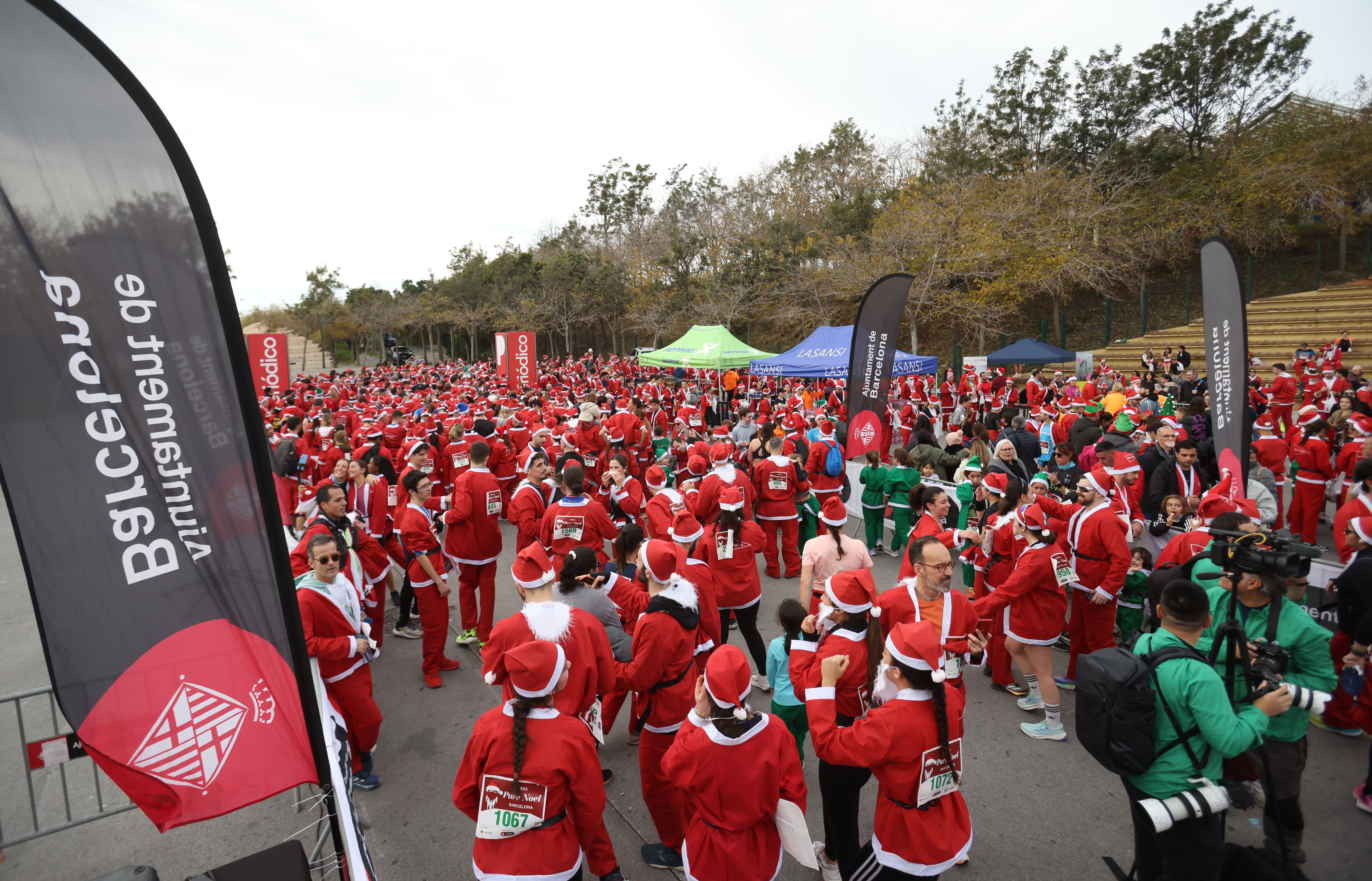 Las mejores fotos de la Carrera de Papá Noel de Barcelona 2024. 688
