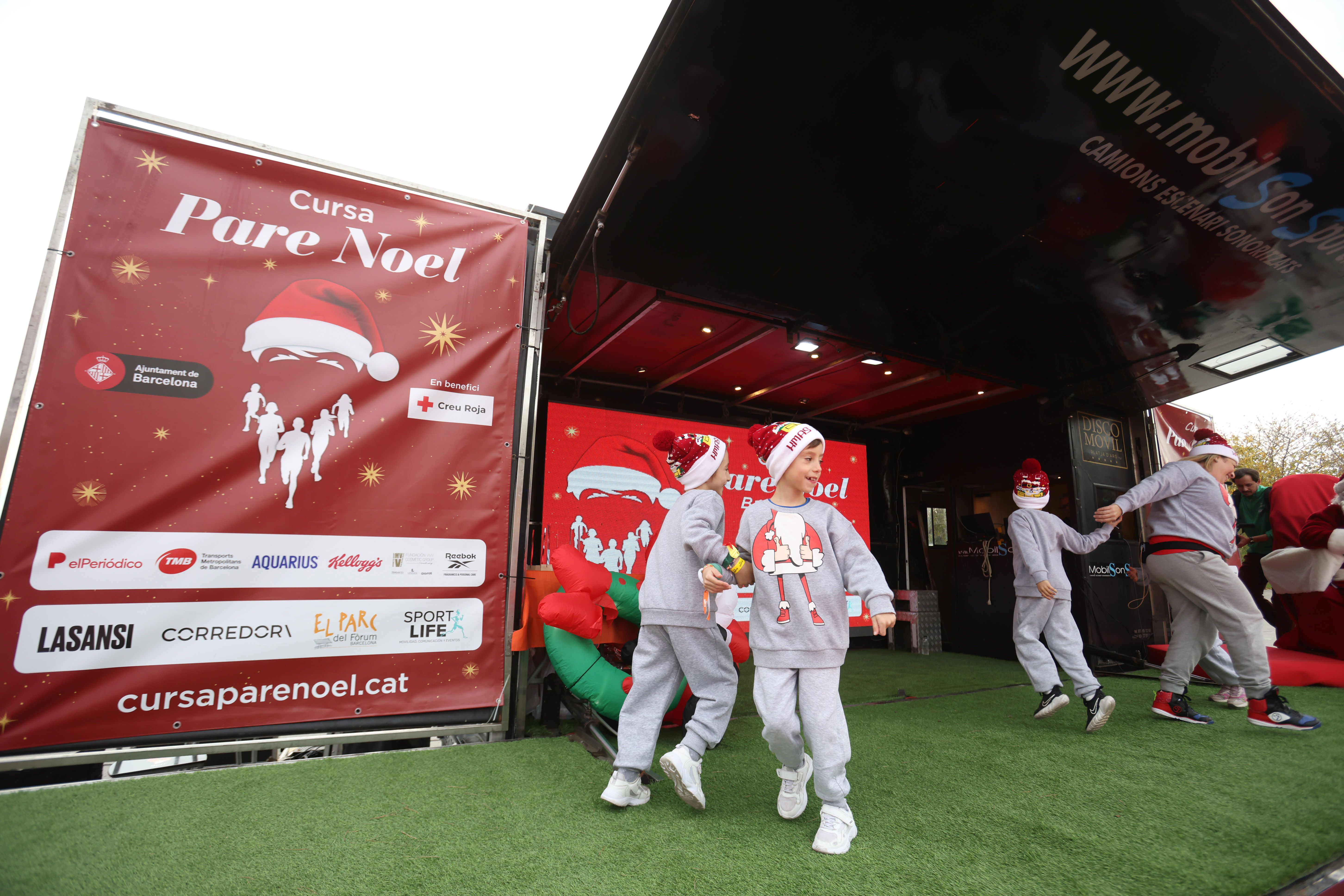 Las mejores fotos de la Carrera de Papá Noel de Barcelona 2024. 706