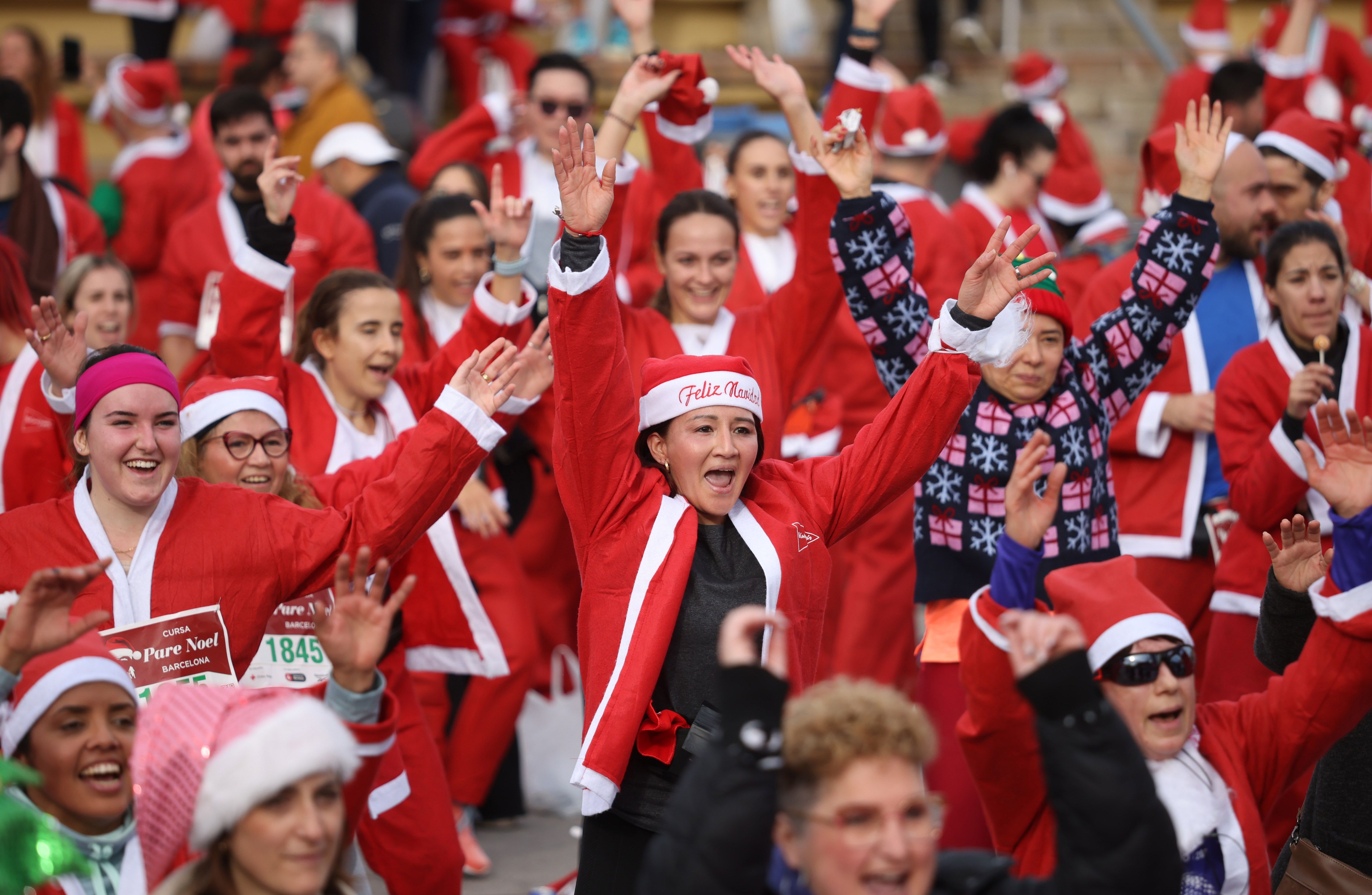 Las mejores fotos de la Carrera de Papá Noel de Barcelona 2024. 768