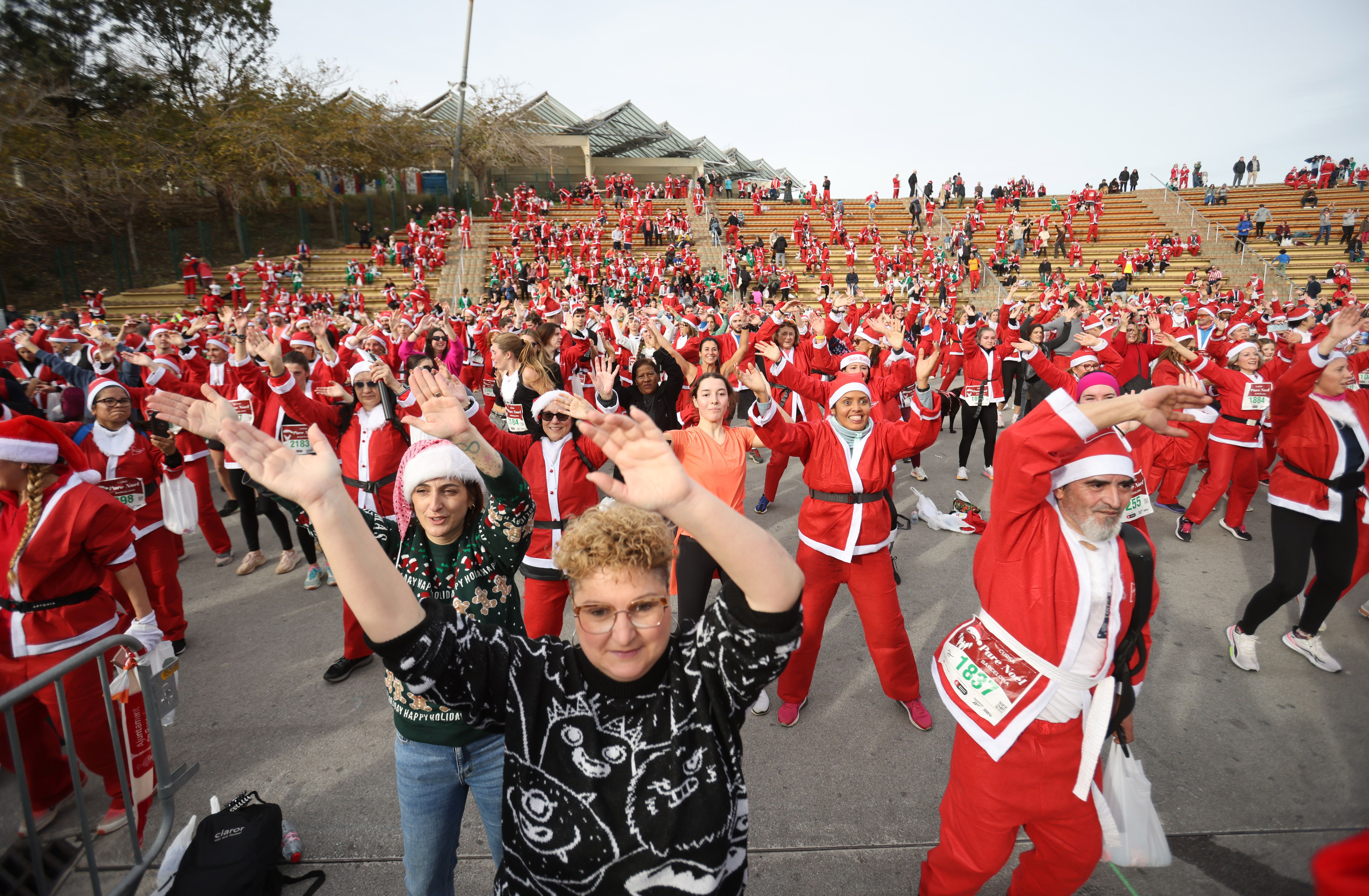 Las mejores fotos de la Carrera de Papá Noel de Barcelona 2024. 812