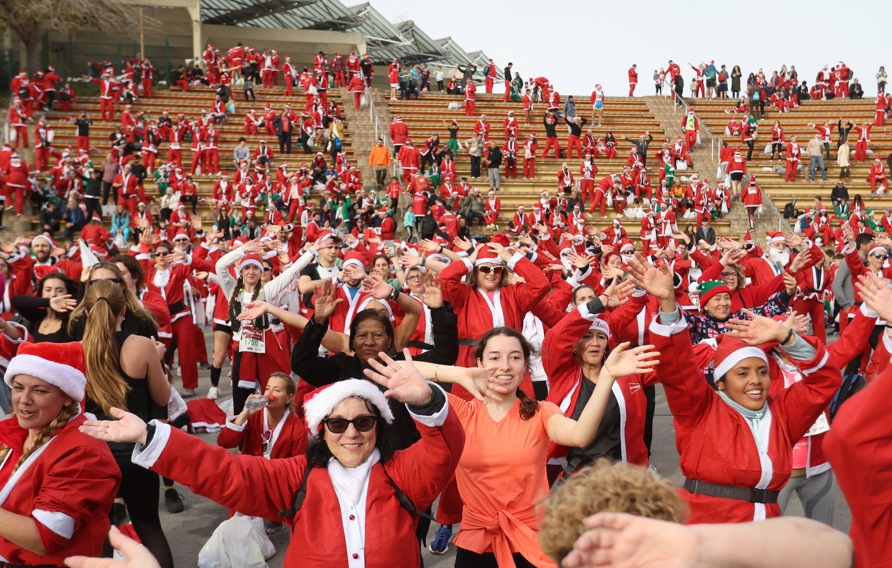Las mejores fotos de la Carrera de Papá Noel de Barcelona 2024. 825