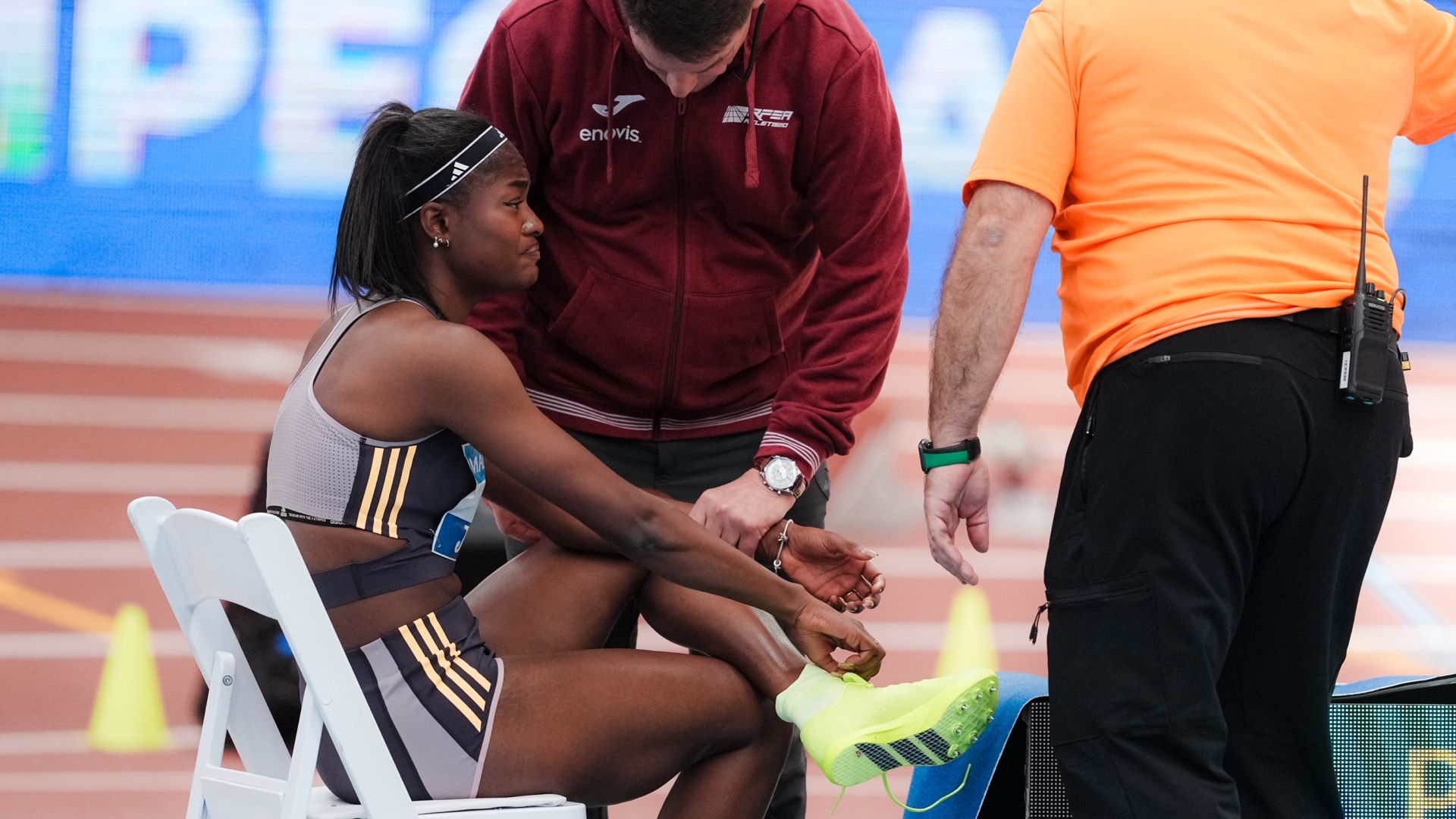 Tessy Ebosele con el jefe de los servicios médicos de la RFEA Christophe Ramirez. SPORTMEDIA.