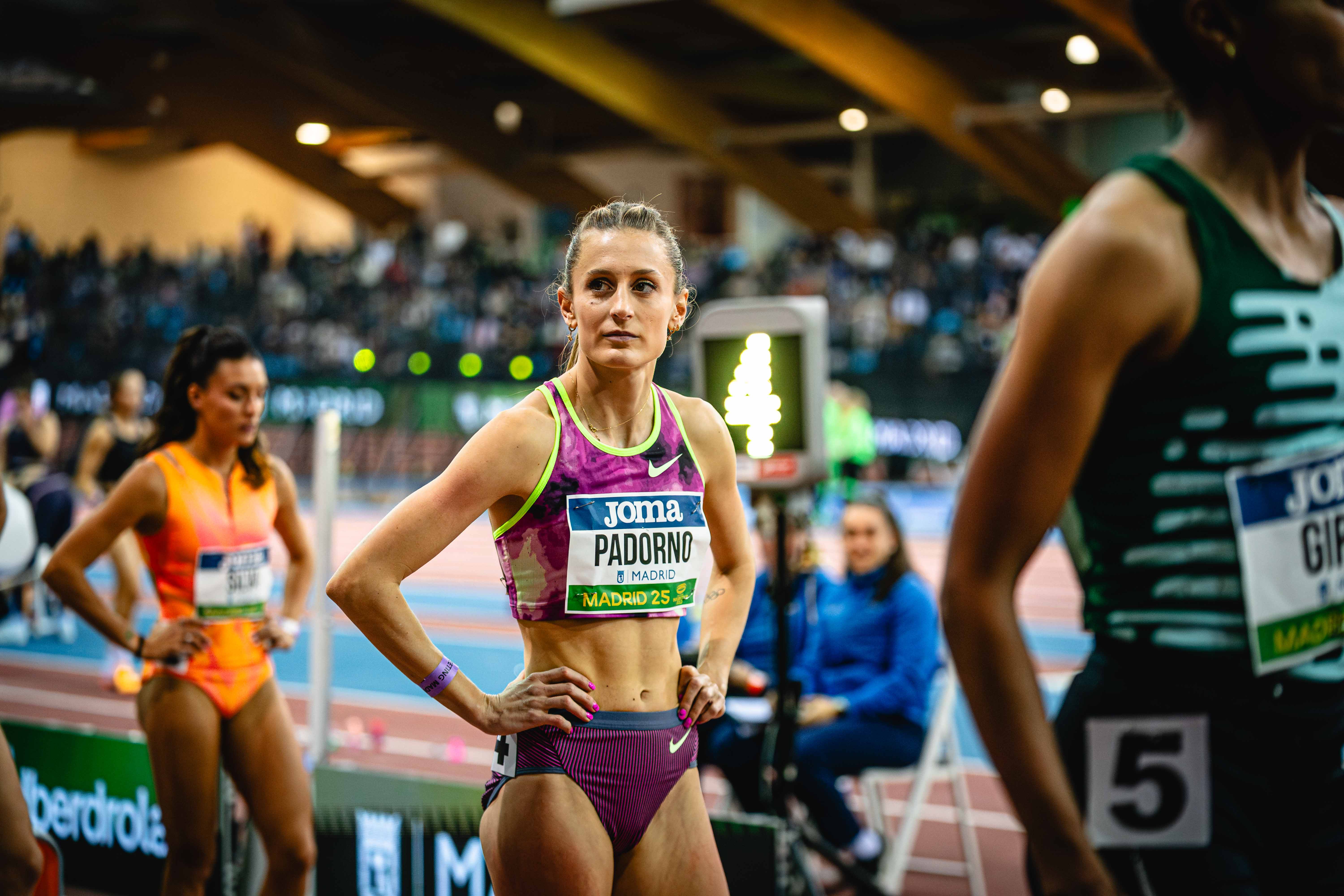Lorea Ibarzabal Padorno, con su apellido materno en el dorsal, en el World Indoor Tour de Madrid 2025, su última competición antes del Campeonato de Europa Indoor de Apeldoorn (Países Bajos), donde es candidata a luchar por todo. @samshutter 
