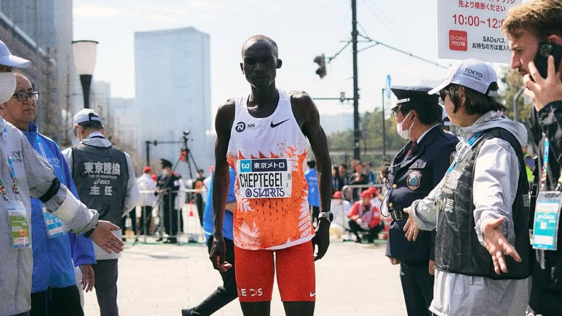Joshua Cheptegei en el Maratón de Tokio 2025, su segundo envite a la distancia. NN RUNNING TEAM.