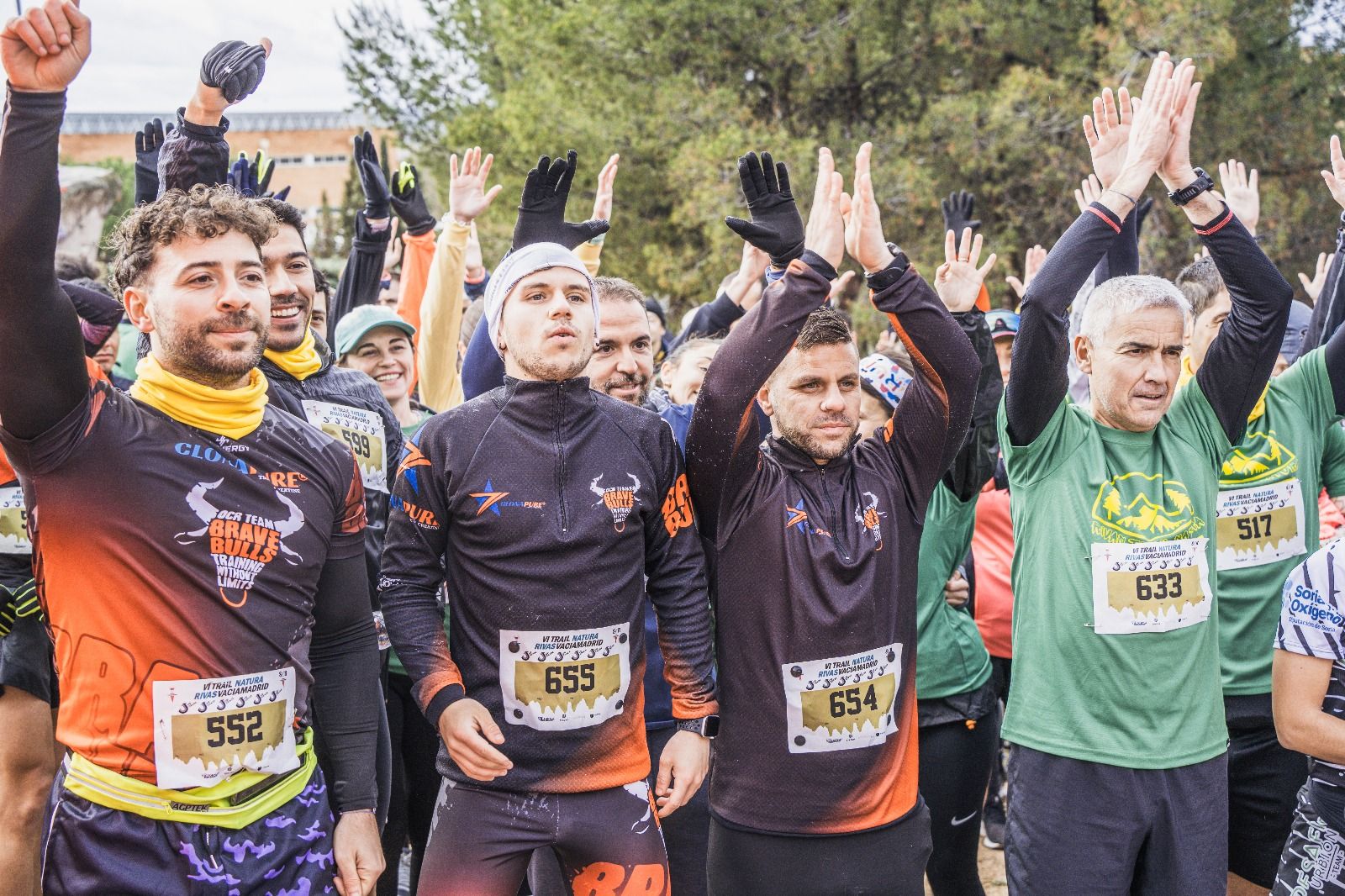 La gente de Brave Bulls se curra a saco la organización del Rivas Trail Natura. ISMAEL GORDILLO