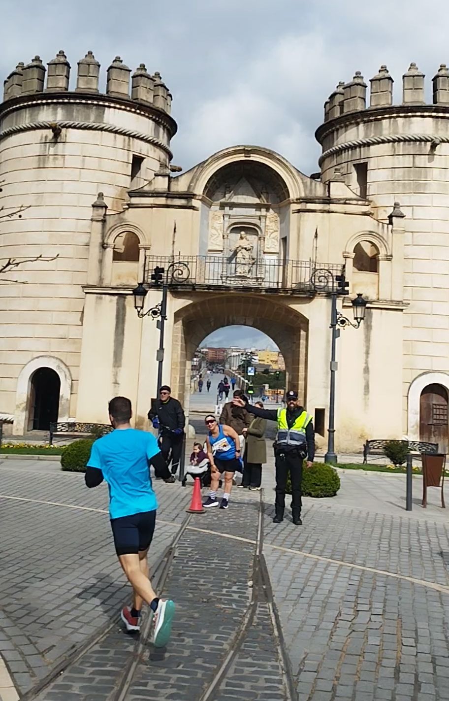 Badajoz merece una visita y qué mejor motivo que correr por sus calles Badajoz merece una visita y qué mejor motivo que correr por sus calles