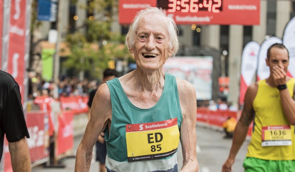 La leyenda de Ed Whitlock. Foto: Maratón de Toronto.