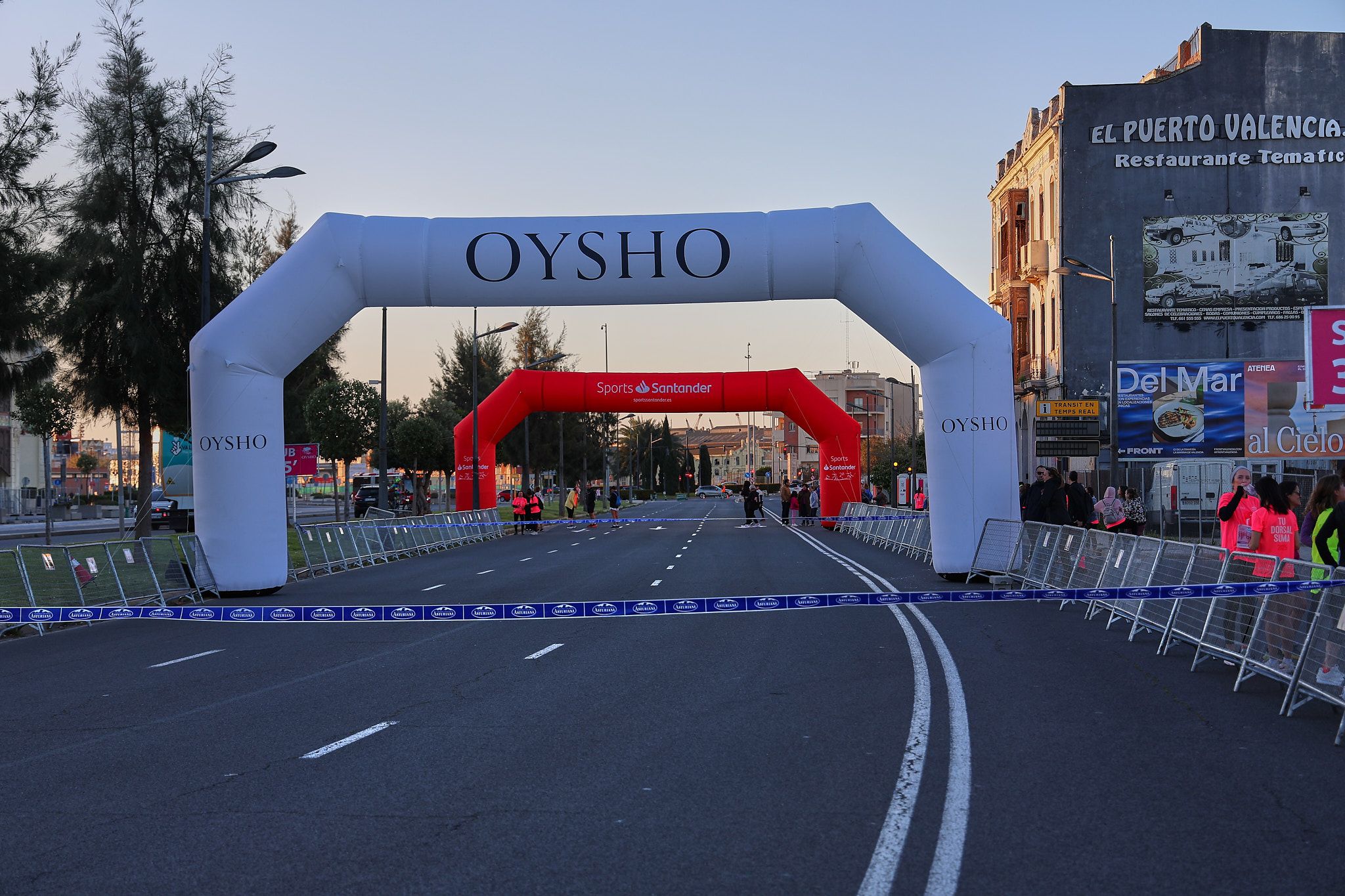 Las mejores fotos de la Carrera de la Mujer Central Lechera Asturiana de Valencia 2025. 3