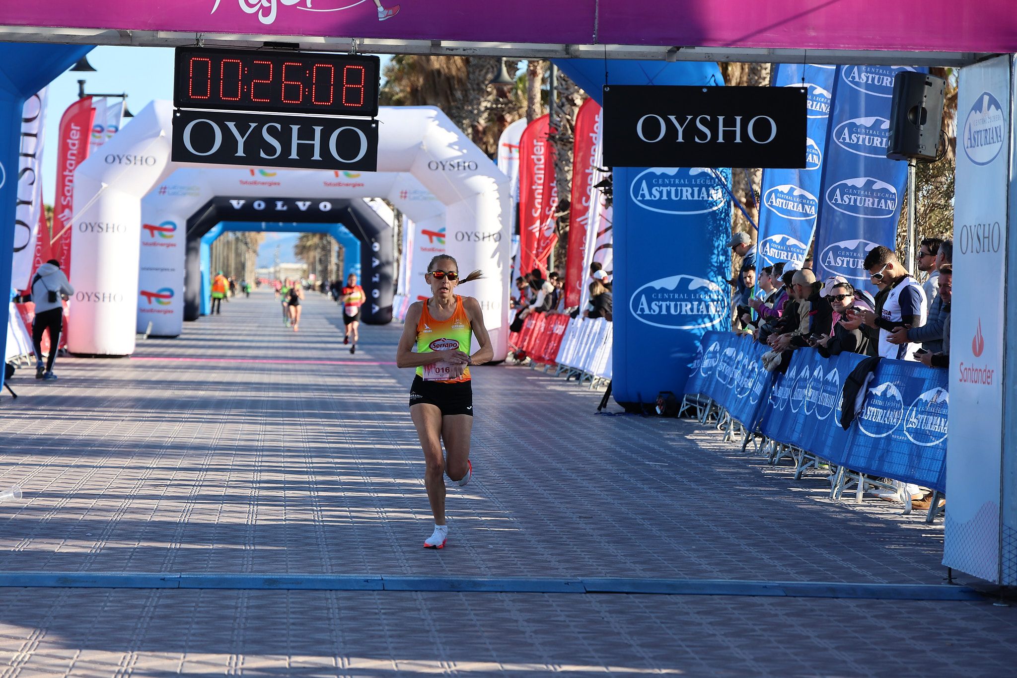 Las mejores fotos de la Carrera de la Mujer Central Lechera Asturiana de Valencia 2025. 255