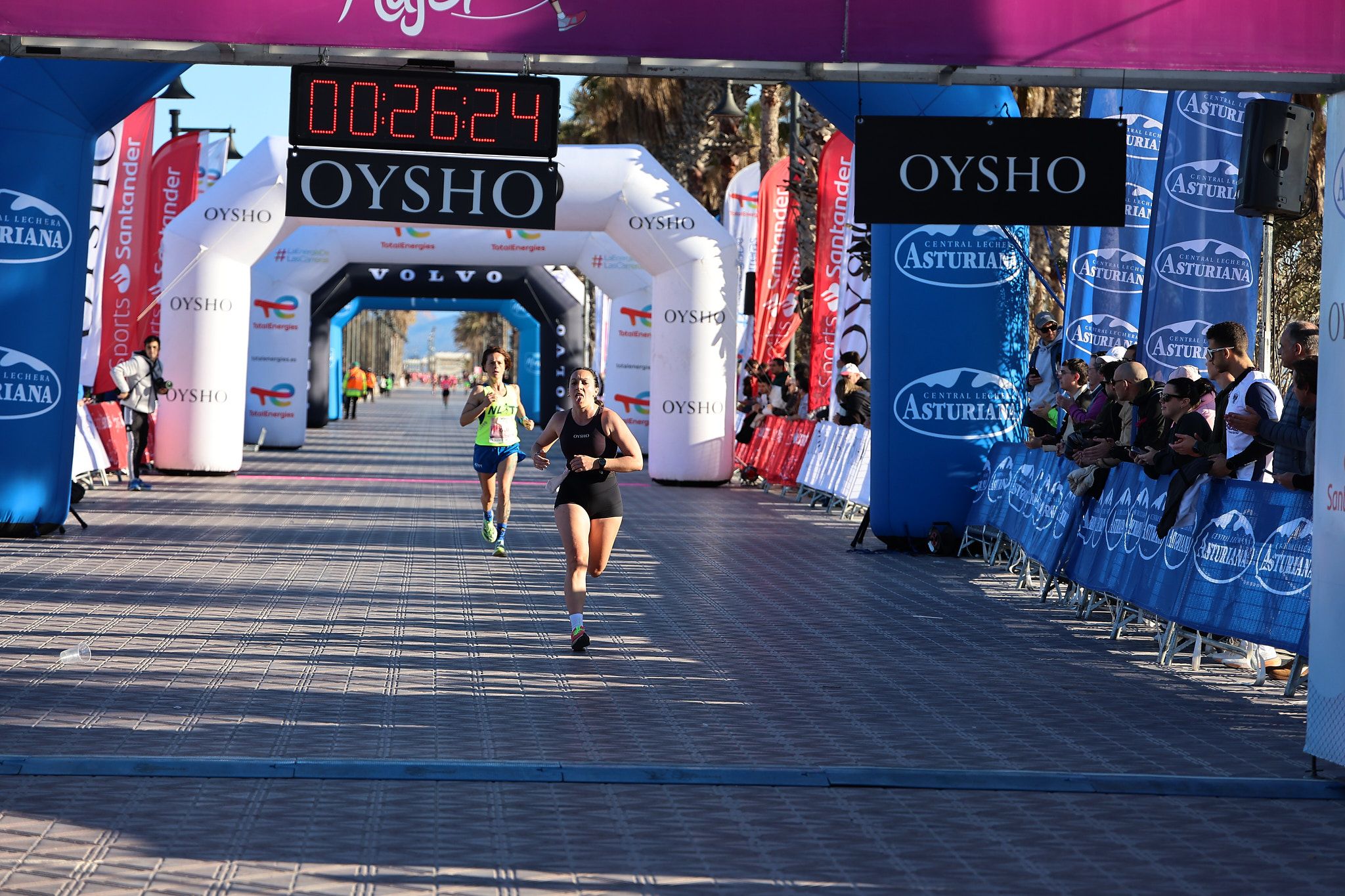 Las mejores fotos de la Carrera de la Mujer Central Lechera Asturiana de Valencia 2025. 261