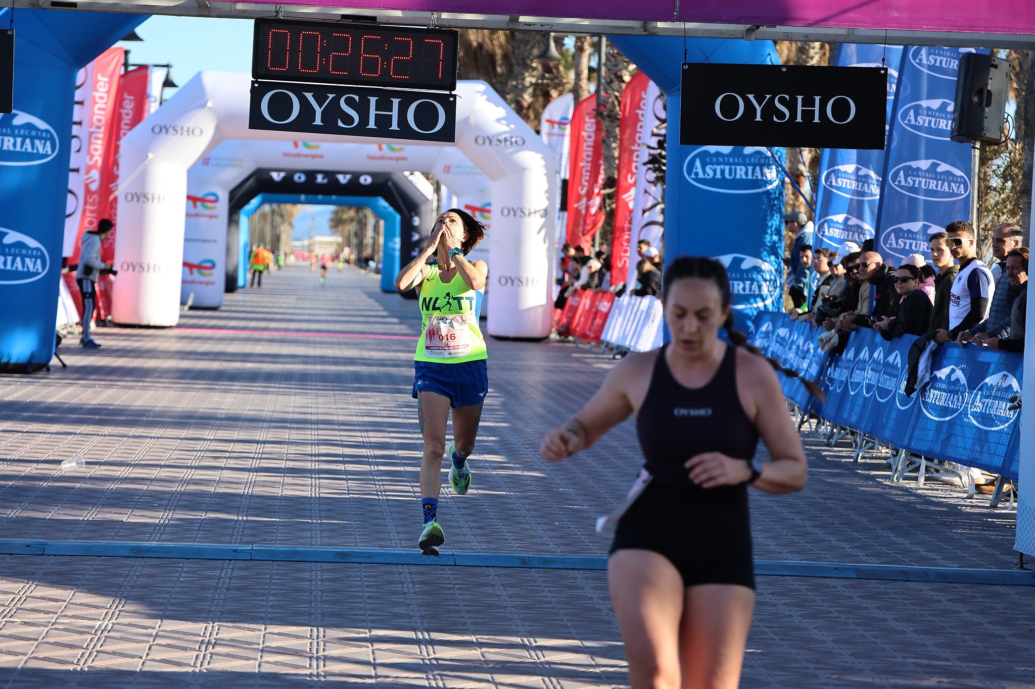 Las mejores fotos de la Carrera de la Mujer Central Lechera Asturiana de Valencia 2025. 264