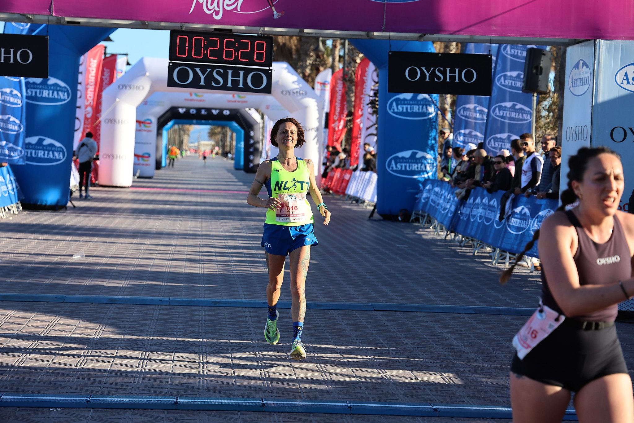 Las mejores fotos de la Carrera de la Mujer Central Lechera Asturiana de Valencia 2025. 266