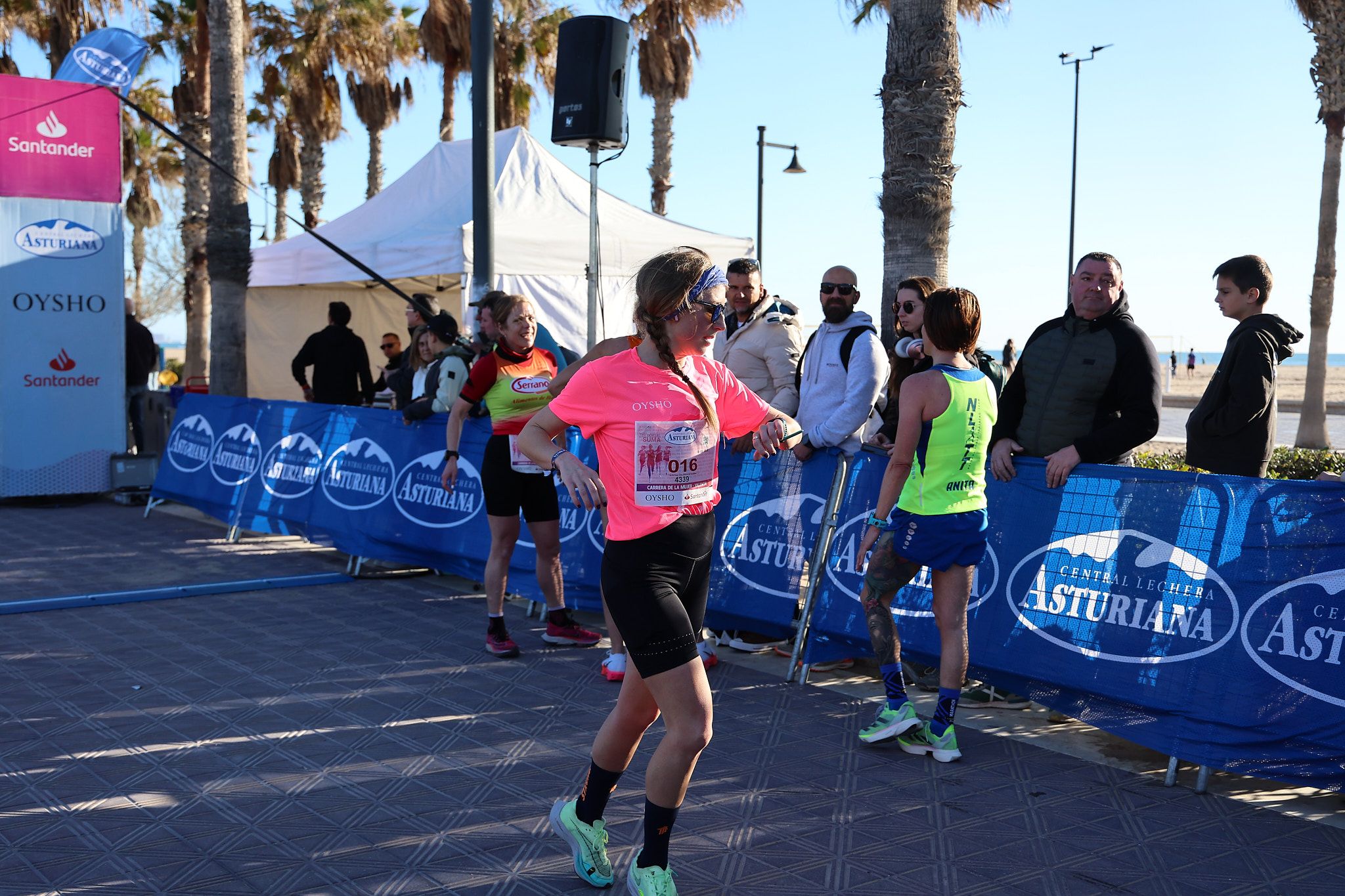 Las mejores fotos de la Carrera de la Mujer Central Lechera Asturiana de Valencia 2025. 270