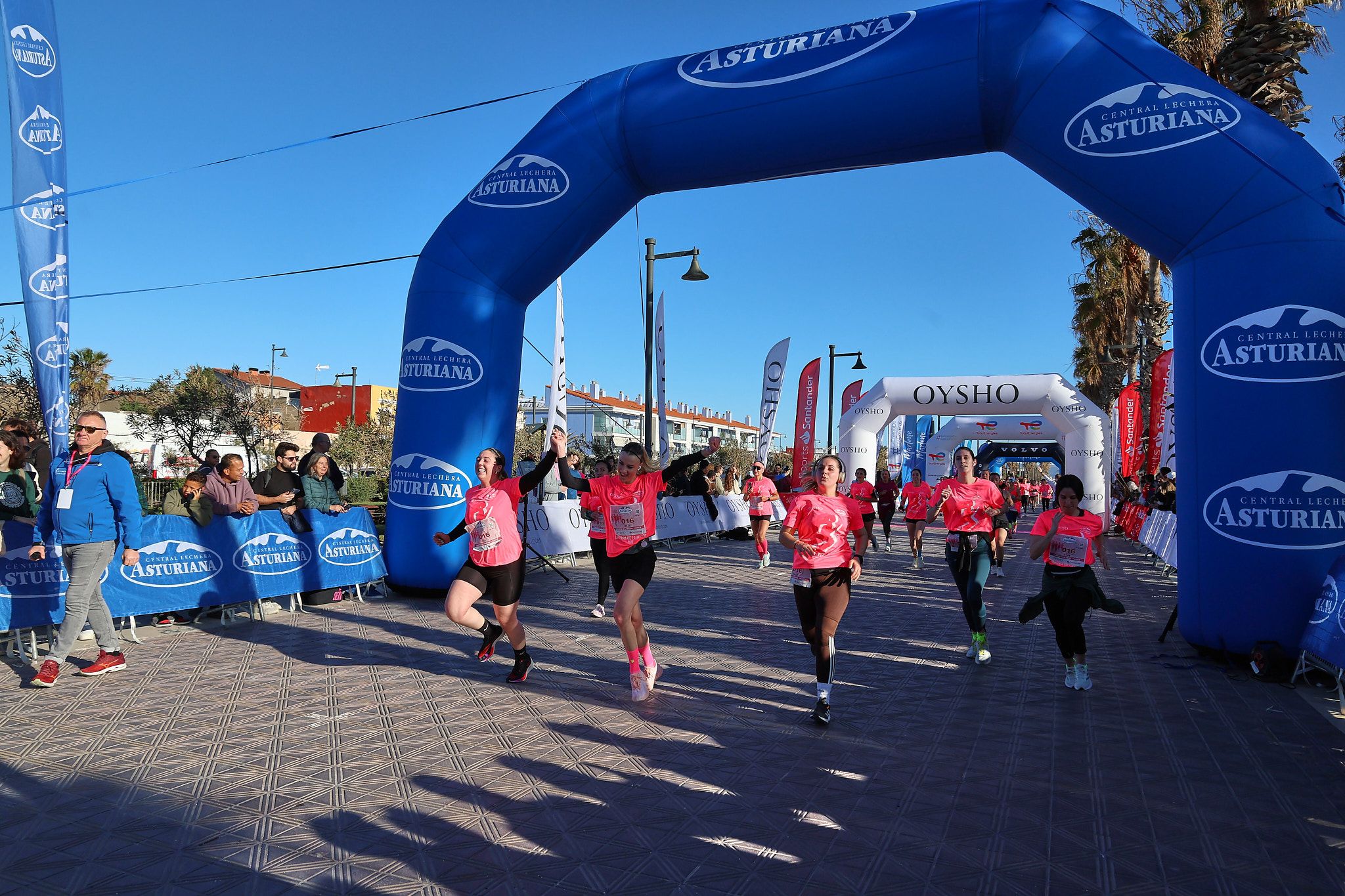 Las mejores fotos de la Carrera de la Mujer Central Lechera Asturiana de Valencia 2025. 510